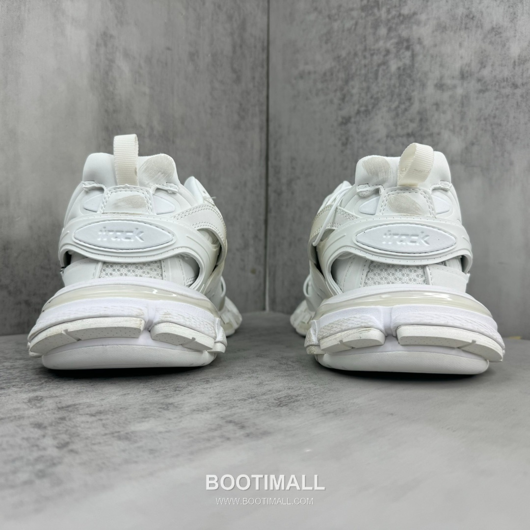 Balenciaga Runner Graffiti Mesh Nylon Low Sneakers with Distressed Glue Stitch Detail 발렌시아가 러너 그래피티 메쉬 나일론 로우 스니커즈 디스트레스드 글루 스티치 디테일 3cm 5