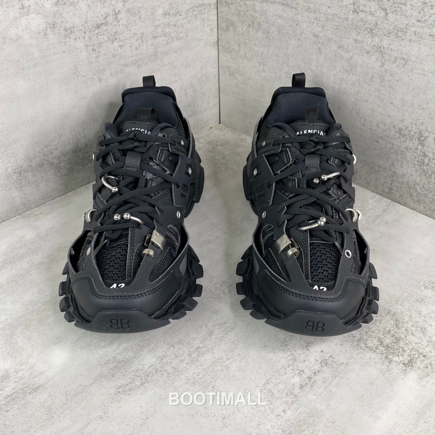 Balenciaga Track Mesh Nylon Chunky Sneakers with Layered Panel TPU Logo Detail 발렌시아가 트랙 메쉬 나일론 청키 스니커즈 레이어드 패널 TPU 로고 디테일 3cm 4