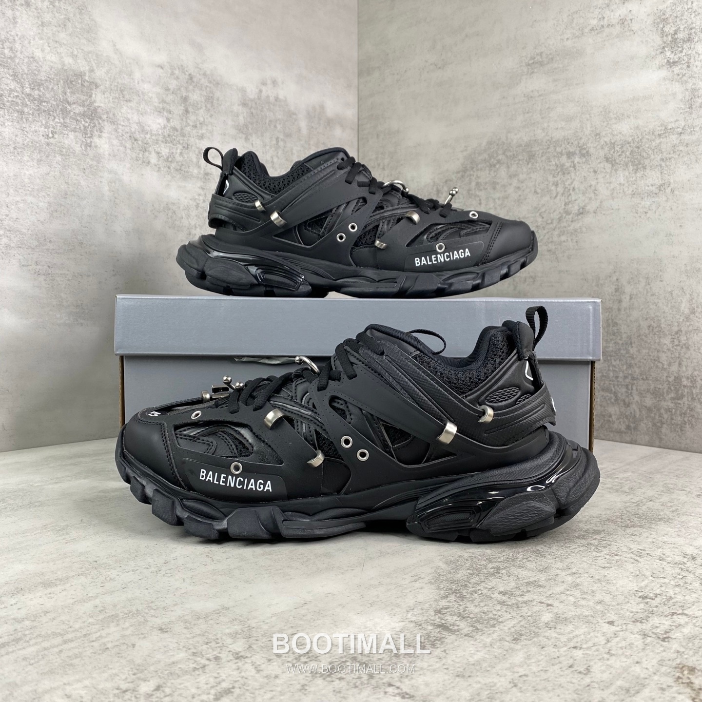 Balenciaga Track Mesh Nylon Chunky Sneakers with Layered Panel TPU Logo Detail 발렌시아가 트랙 메쉬 나일론 청키 스니커즈 레이어드 패널 TPU 로고 디테일 3cm 9