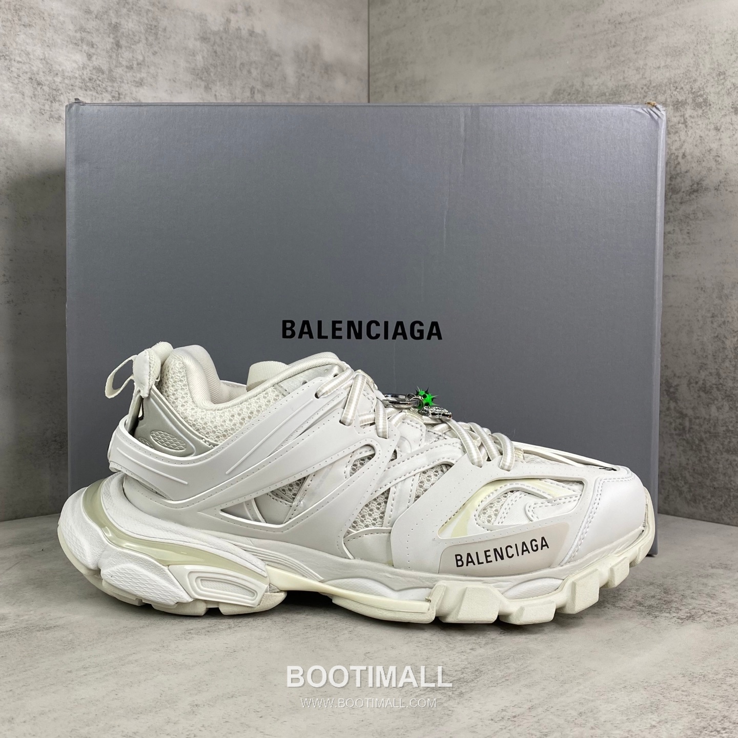 Balenciaga Track Mesh Nylon Chunky Sneakers with Layered Panel TPU Logo Detail 발렌시아가 트랙 메쉬 나일론 청키 스니커즈 레이어드 패널 TPU 로고 디테일 3cm 1