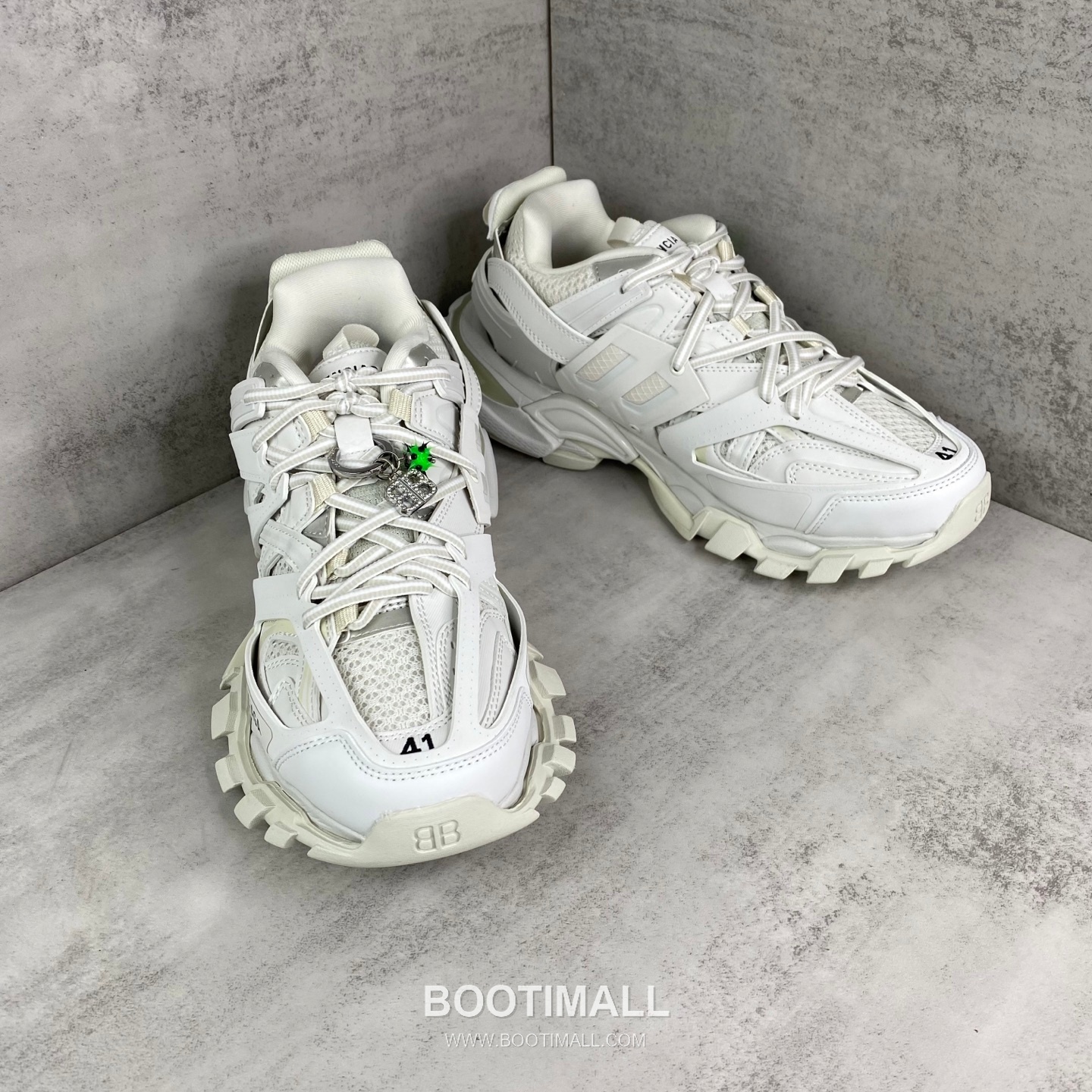 Balenciaga Track Mesh Nylon Chunky Sneakers with Layered Panel TPU Logo Detail 발렌시아가 트랙 메쉬 나일론 청키 스니커즈 레이어드 패널 TPU 로고 디테일 3cm 2
