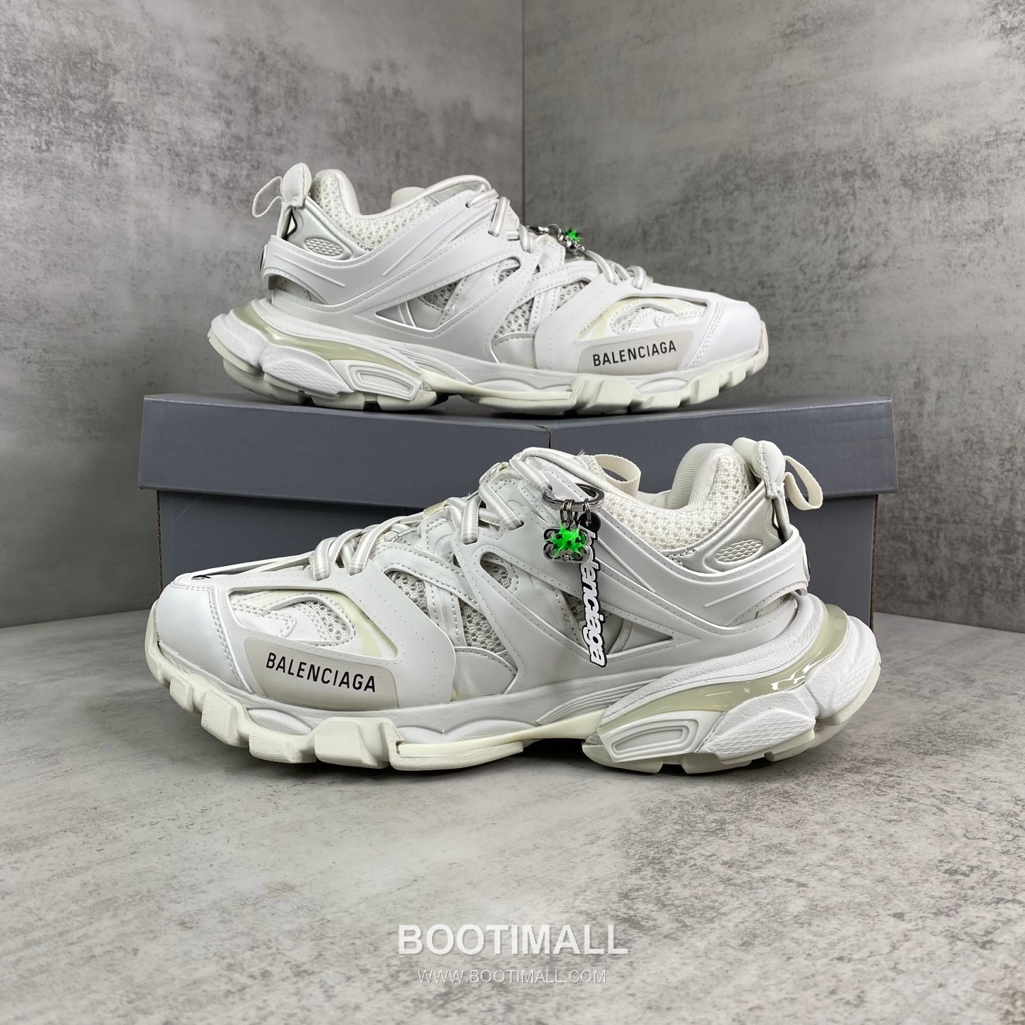 Balenciaga Track Mesh Nylon Chunky Sneakers with Layered Panel TPU Logo Detail 발렌시아가 트랙 메쉬 나일론 청키 스니커즈 레이어드 패널 TPU 로고 디테일 3cm 9