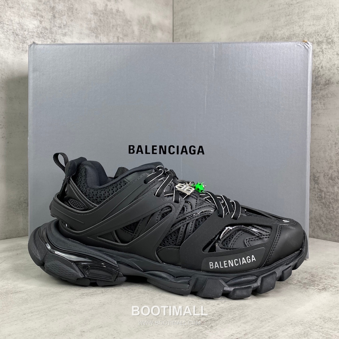Balenciaga Track Mesh Nylon Chunky Sneakers with Layered Panel TPU Logo Detail 발렌시아가 트랙 메쉬 나일론 청키 스니커즈 레이어드 패널 TPU 로고 디테일 3cm 1