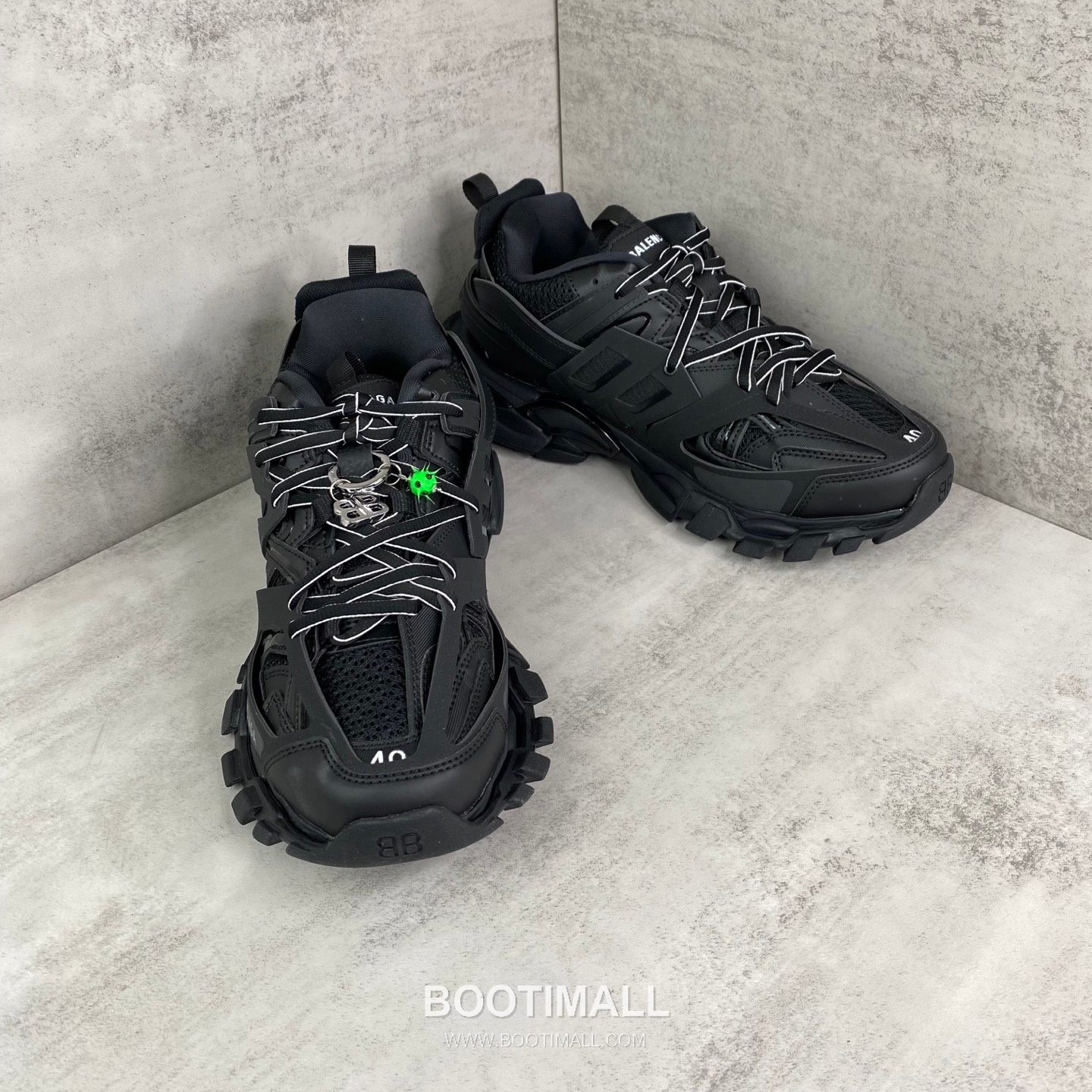 Balenciaga Track Mesh Nylon Chunky Sneakers with Layered Panel TPU Logo Detail 발렌시아가 트랙 메쉬 나일론 청키 스니커즈 레이어드 패널 TPU 로고 디테일 3cm 2