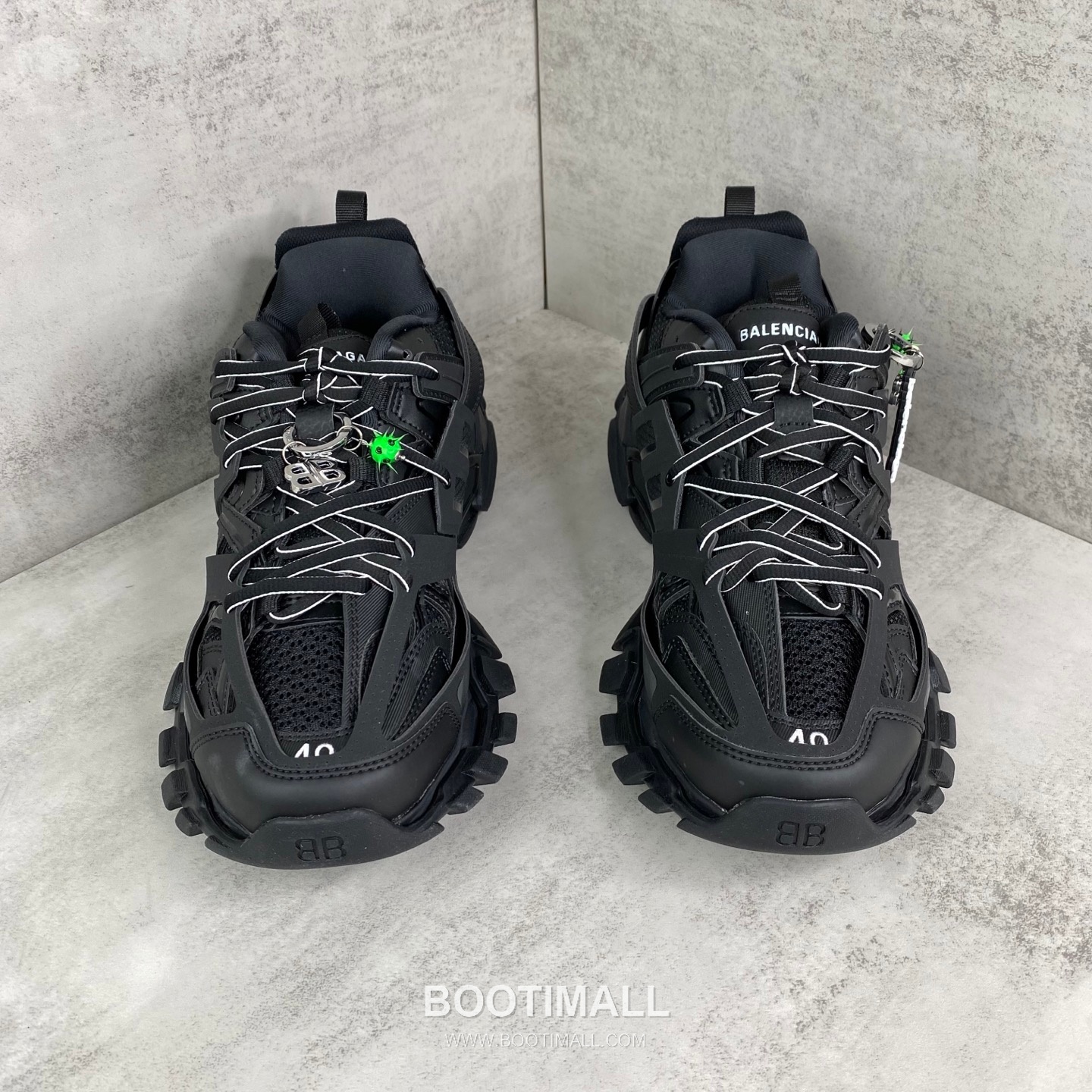 Balenciaga Track Mesh Nylon Chunky Sneakers with Layered Panel TPU Logo Detail 발렌시아가 트랙 메쉬 나일론 청키 스니커즈 레이어드 패널 TPU 로고 디테일 3cm 4