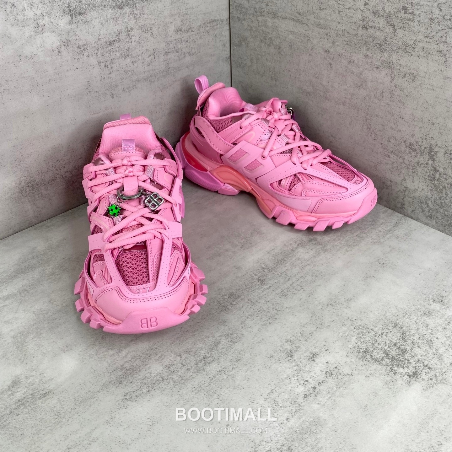 Balenciaga Track Mesh Nylon Chunky Sneakers with Layered Panel TPU Logo Detail 발렌시아가 트랙 메쉬 나일론 청키 스니커즈 레이어드 패널 TPU 로고 디테일 3cm 2