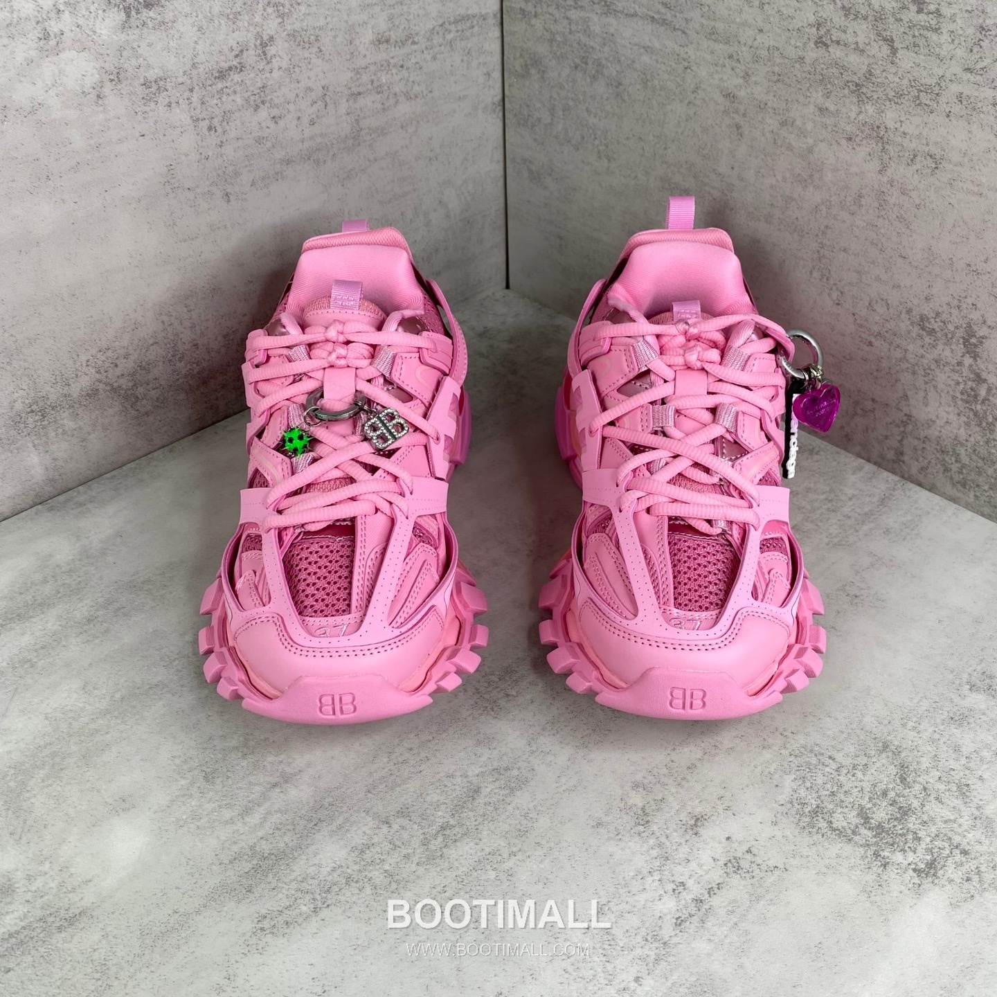 Balenciaga Track Mesh Nylon Chunky Sneakers with Layered Panel TPU Logo Detail 발렌시아가 트랙 메쉬 나일론 청키 스니커즈 레이어드 패널 TPU 로고 디테일 3cm 4