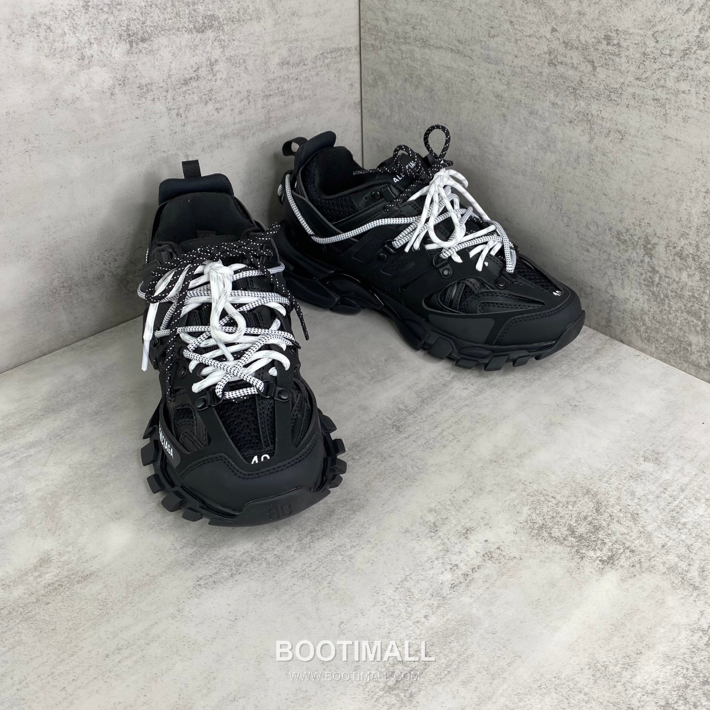 Balenciaga Track Mesh Nylon Chunky Sneakers with Outdoor Concept TPU Layered Detail 발렌시아가 트랙 메쉬 나일론 청키 스니커즈 아웃도어 컨셉 TPU 레이어드 디테일 3cm 2