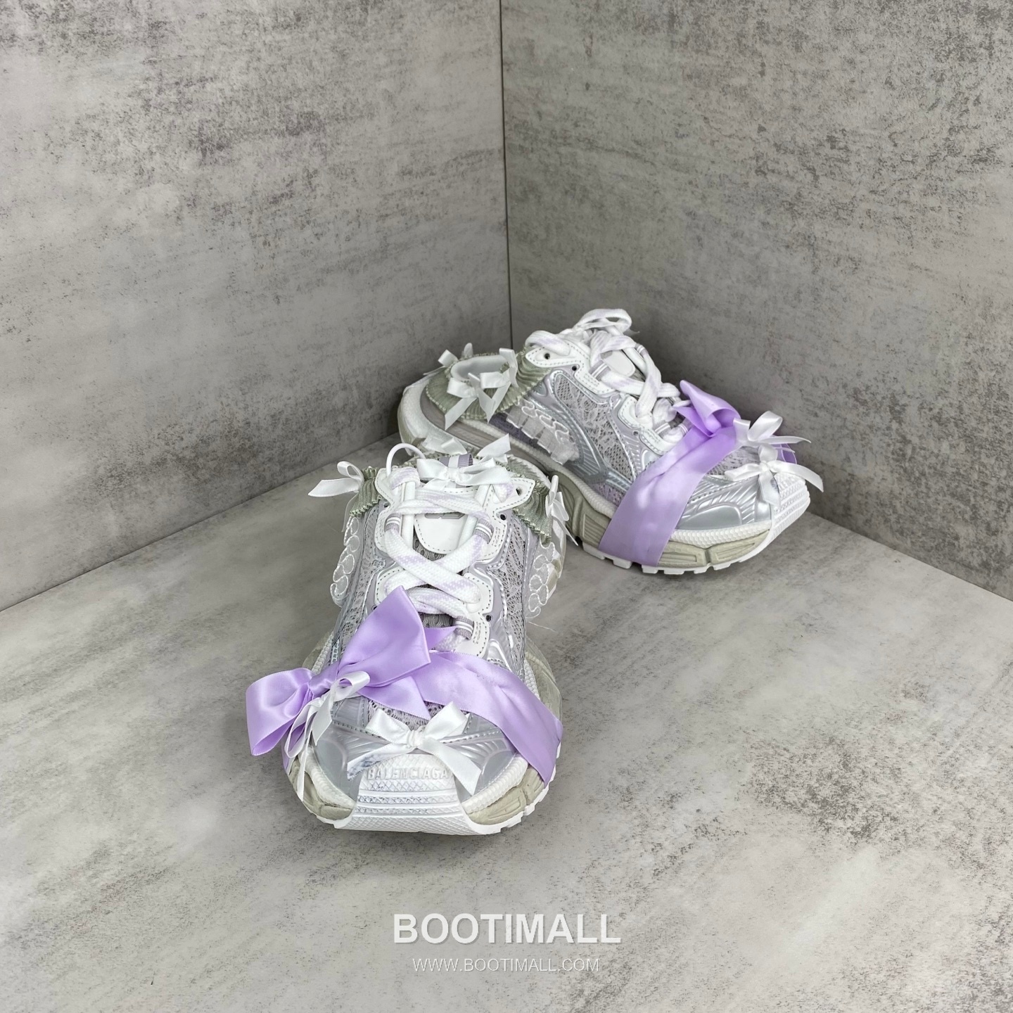 Balenciaga 3XL Denim Mesh Polyurethane Chunky Sneakers with Lace Ribbon Reflective Detail 발렌시아가 3XL 데님 메쉬 폴리우레탄 청키 스니커즈 레이스 리본 리플렉티브 디테일 3cm 2