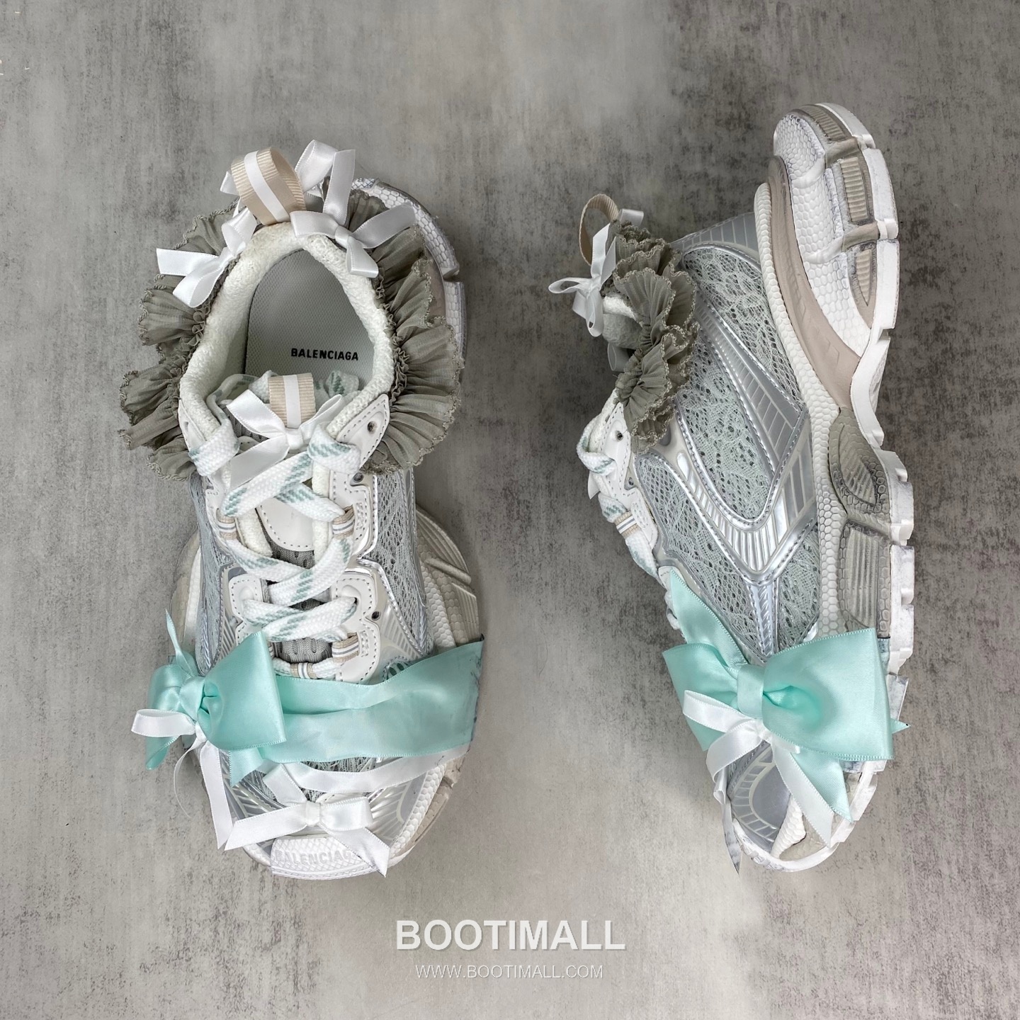 Balenciaga 3XL Denim Mesh Polyurethane Chunky Sneakers with Lace Ribbon Reflective Detail 발렌시아가 3XL 데님 메쉬 폴리우레탄 청키 스니커즈 레이스 리본 리플렉티브 디테일 3cm 3