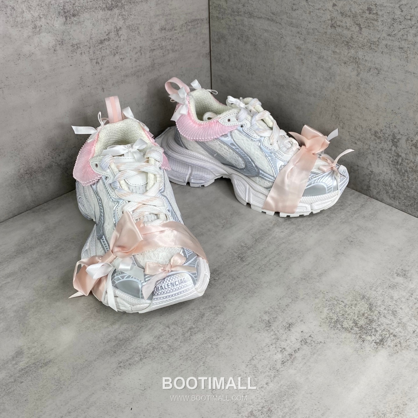 Balenciaga 3XL Denim Mesh Polyurethane Chunky Sneakers with Lace Ribbon Reflective Detail 발렌시아가 3XL 데님 메쉬 폴리우레탄 청키 스니커즈 레이스 리본 리플렉티브 디테일 3cm 2