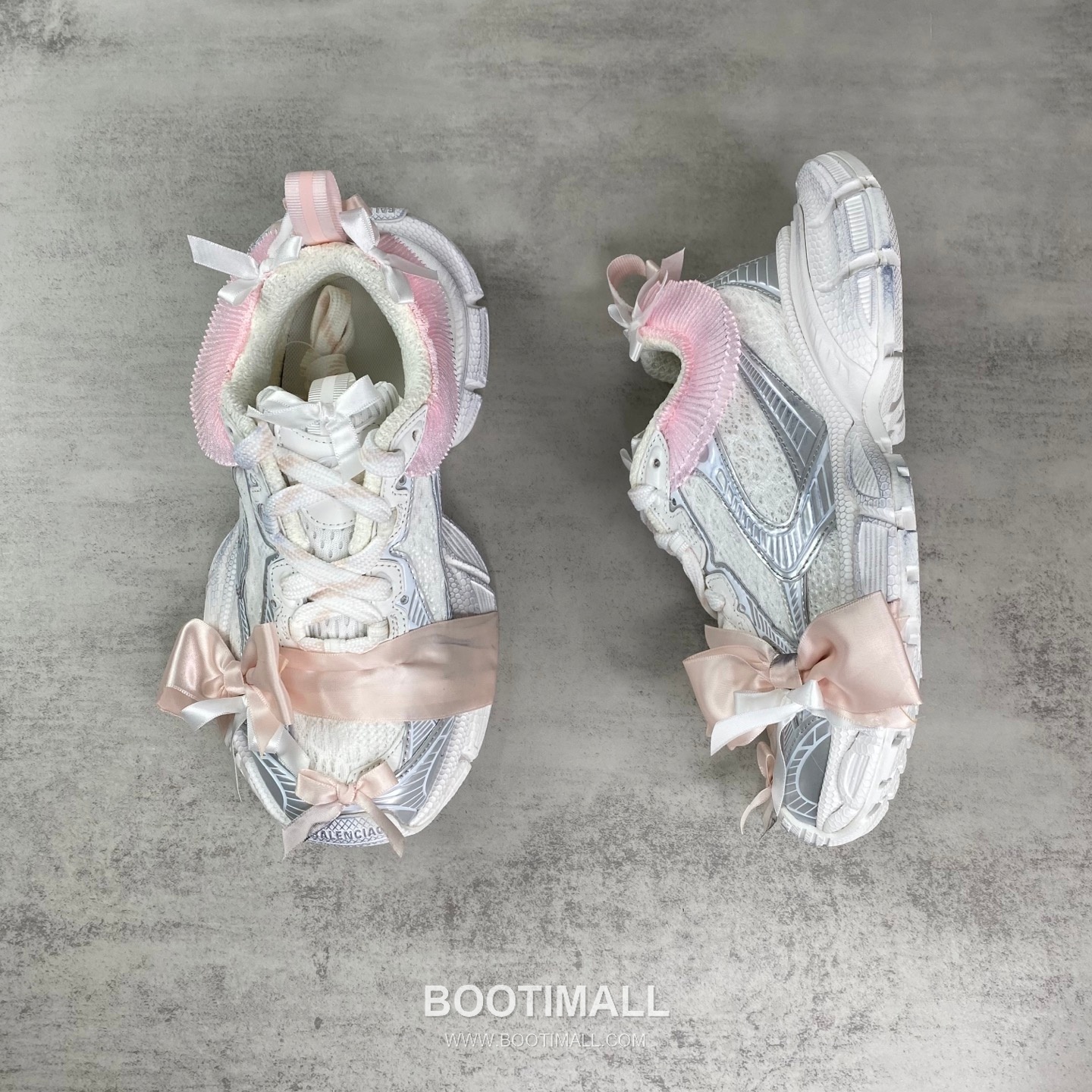 Balenciaga 3XL Denim Mesh Polyurethane Chunky Sneakers with Lace Ribbon Reflective Detail 발렌시아가 3XL 데님 메쉬 폴리우레탄 청키 스니커즈 레이스 리본 리플렉티브 디테일 3cm 3