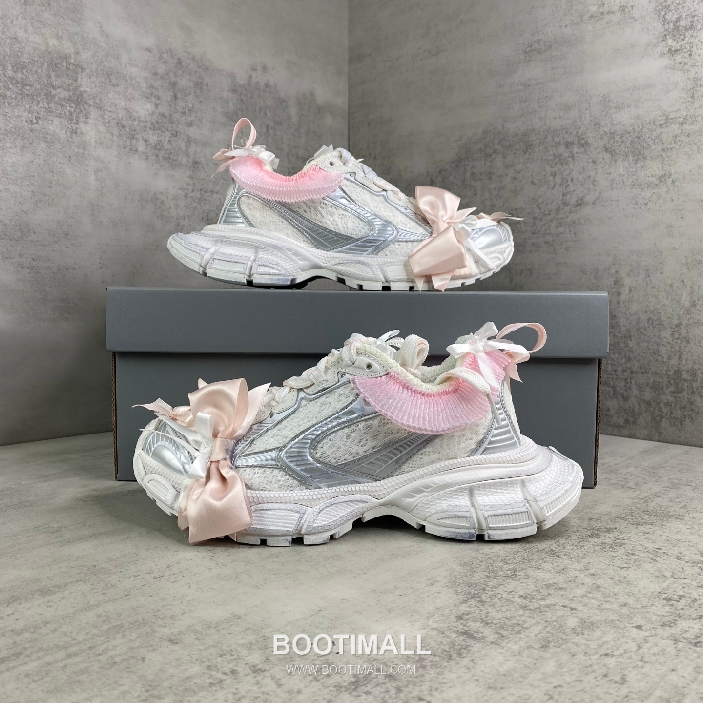 Balenciaga 3XL Denim Mesh Polyurethane Chunky Sneakers with Lace Ribbon Reflective Detail 발렌시아가 3XL 데님 메쉬 폴리우레탄 청키 스니커즈 레이스 리본 리플렉티브 디테일 3cm 9