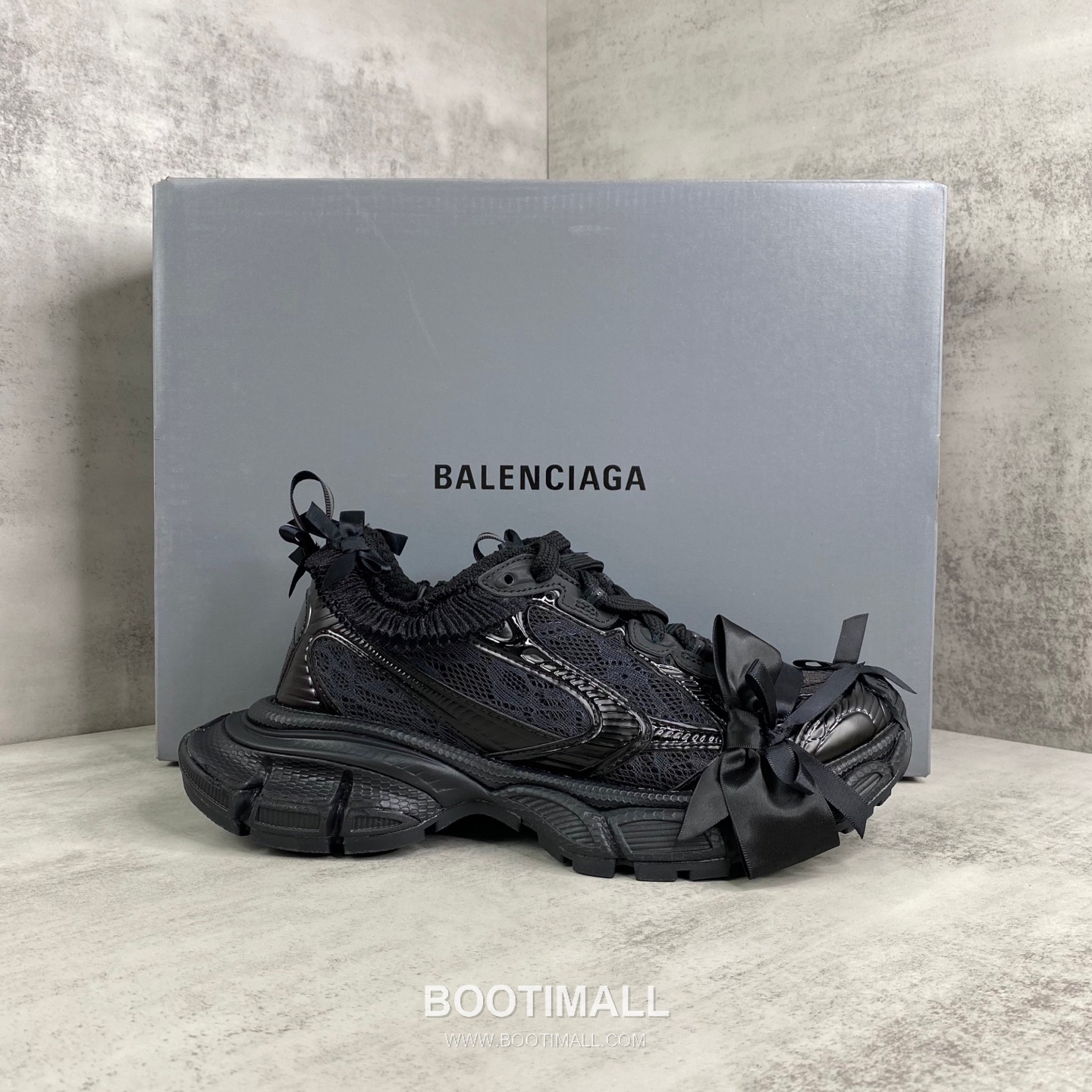 Balenciaga 3XL Denim Mesh Polyurethane Chunky Sneakers with Lace Ribbon Reflective Detail 발렌시아가 3XL 데님 메쉬 폴리우레탄 청키 스니커즈 레이스 리본 리플렉티브 디테일 3cm 1