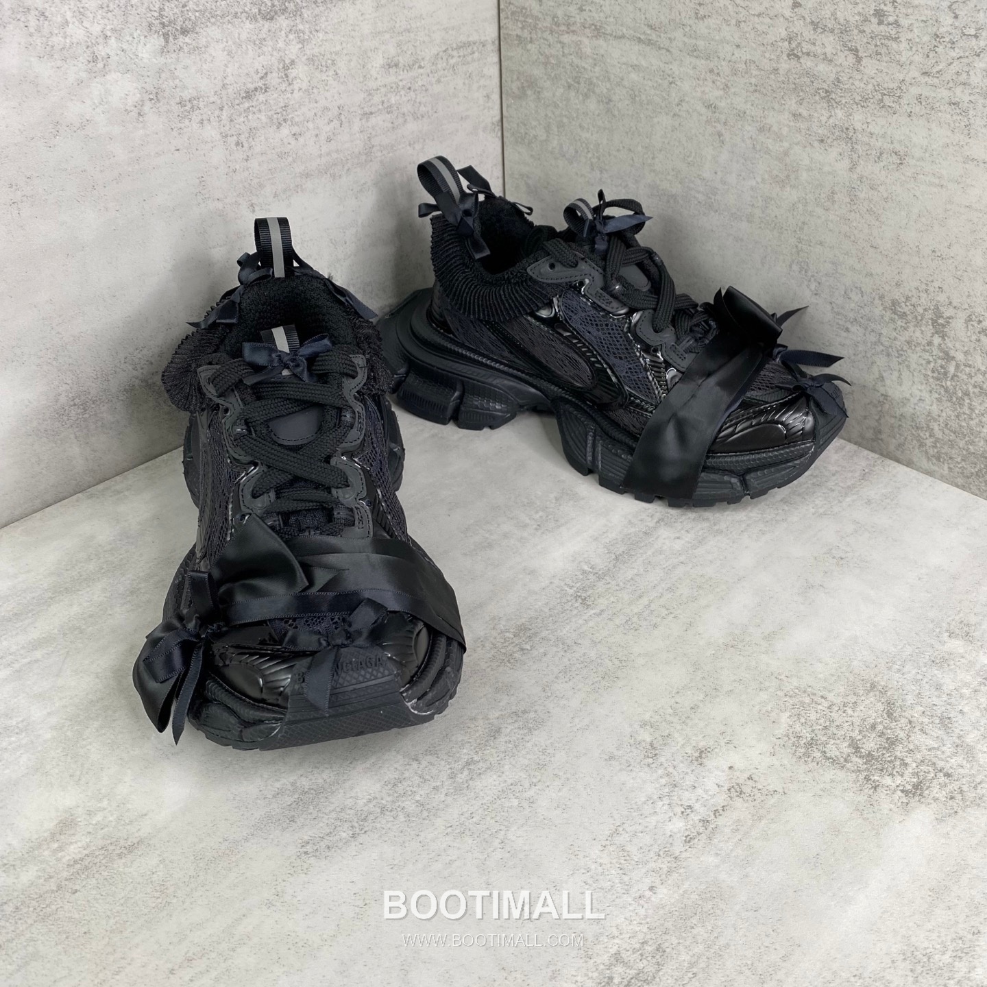 Balenciaga 3XL Denim Mesh Polyurethane Chunky Sneakers with Lace Ribbon Reflective Detail 발렌시아가 3XL 데님 메쉬 폴리우레탄 청키 스니커즈 레이스 리본 리플렉티브 디테일 3cm 2