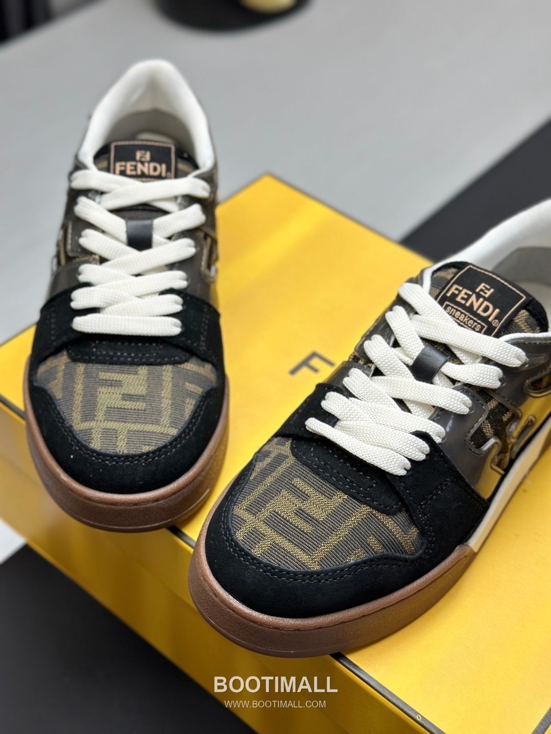 Fendi Match Suede Calfskin Leather Low Sneakers with FF Stitch Logo Embossed Sole Detail 펜디 매치 스웨이드 카프스킨 레더 로우 스니커즈 FF 스티치 로고 엠보싱 솔 디테일 3cm 5