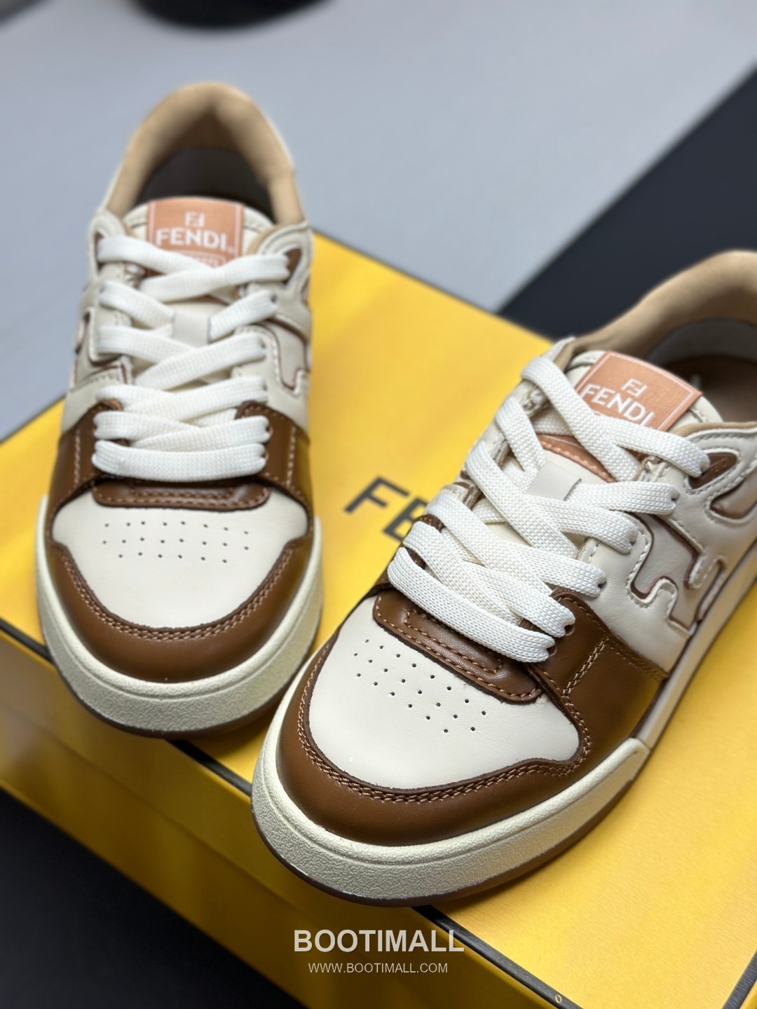 Fendi Match Suede Calfskin Leather Low Sneakers with FF Stitch Logo Embossed Sole Detail 펜디 매치 스웨이드 카프스킨 레더 로우 스니커즈 FF 스티치 로고 엠보싱 솔 디테일 3cm 5