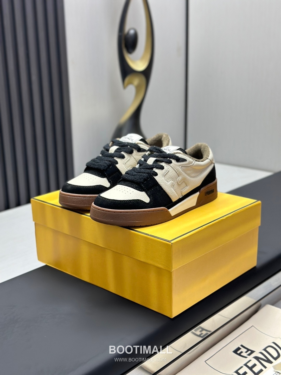 Fendi Match Suede Calfskin Leather Low Sneakers with FF Stitch Logo Embossed Sole Detail 펜디 매치 스웨이드 카프스킨 레더 로우 스니커즈 FF 스티치 로고 엠보싱 솔 디테일 3cm 1