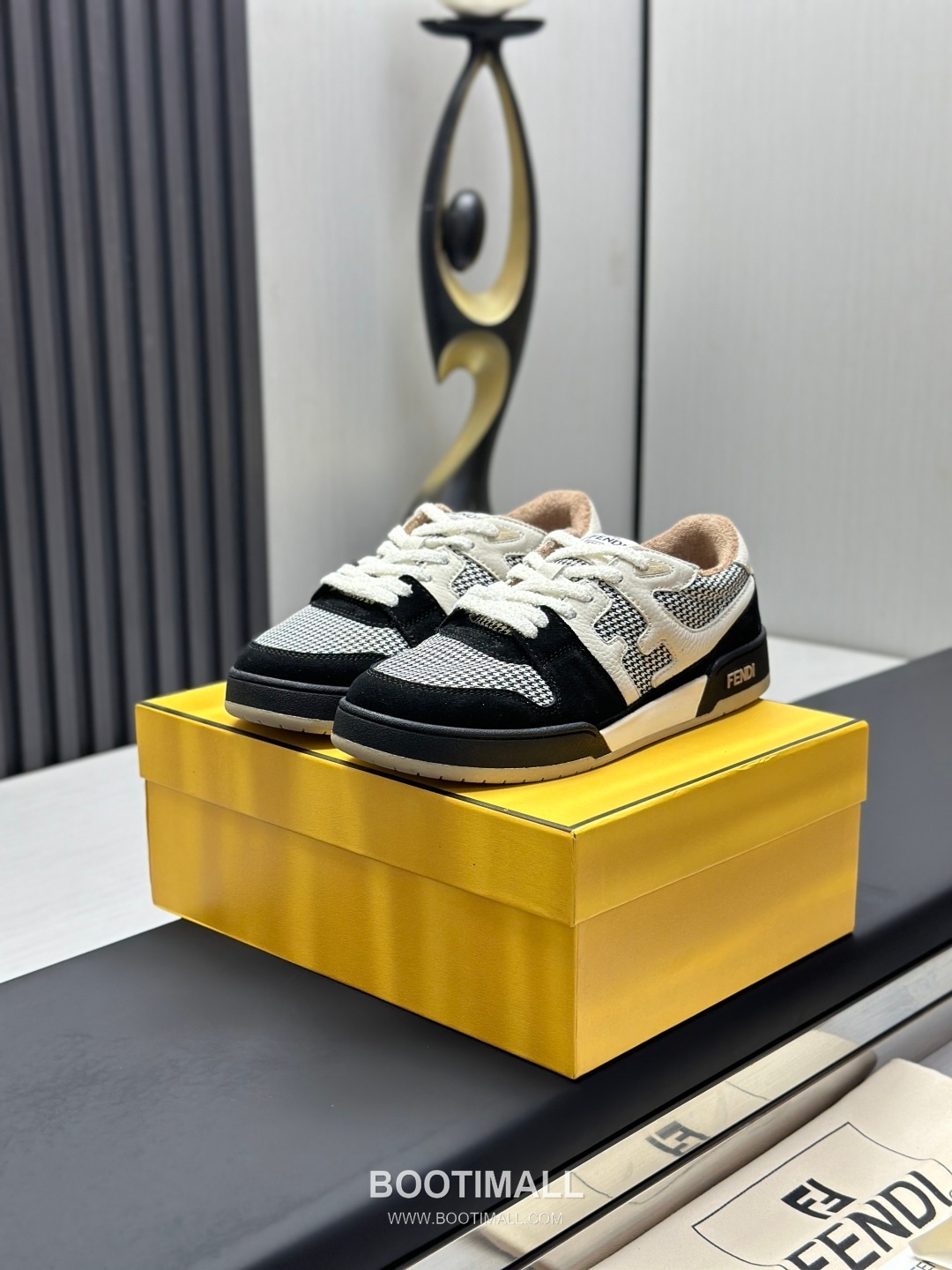 Fendi Match Suede Calfskin Leather Low Sneakers with FF Stitch Logo Embossed Sole Detail 펜디 매치 스웨이드 카프스킨 레더 로우 스니커즈 FF 스티치 로고 엠보싱 솔 디테일 3cm 1