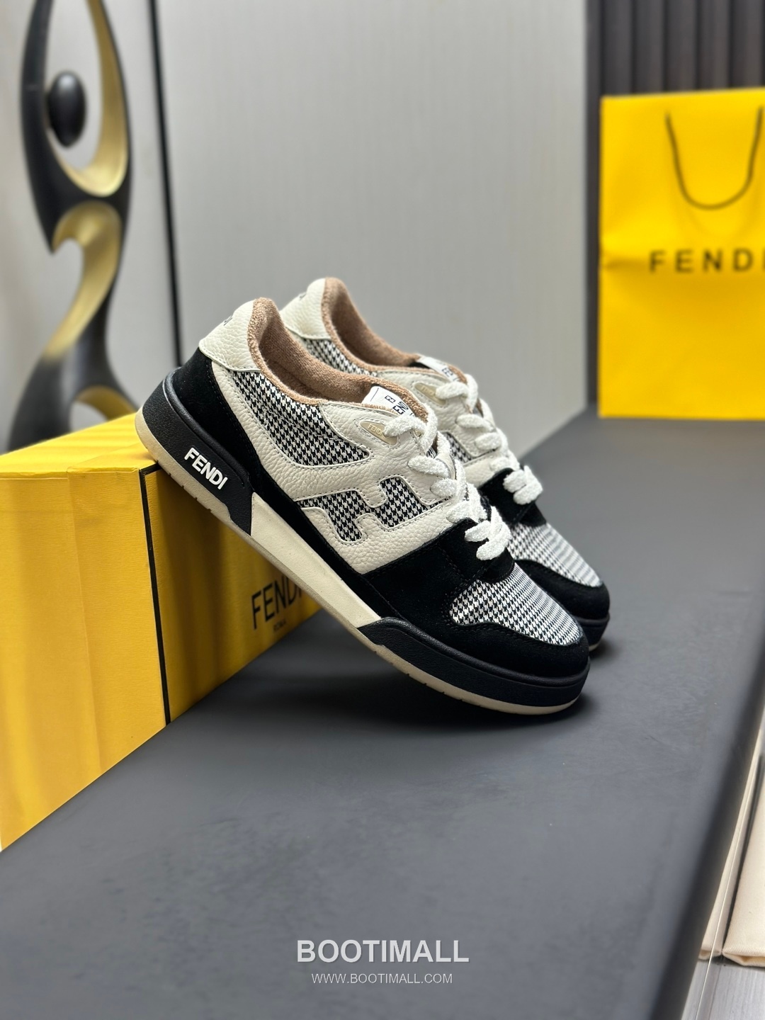 Fendi Match Suede Calfskin Leather Low Sneakers with FF Stitch Logo Embossed Sole Detail 펜디 매치 스웨이드 카프스킨 레더 로우 스니커즈 FF 스티치 로고 엠보싱 솔 디테일 3cm 4