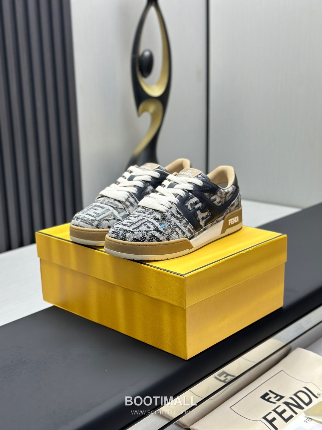 Fendi Match Suede Calfskin Leather Low Sneakers with FF Stitch Logo Embossed Sole Detail 펜디 매치 스웨이드 카프스킨 레더 로우 스니커즈 FF 스티치 로고 엠보싱 솔 디테일 3cm 1