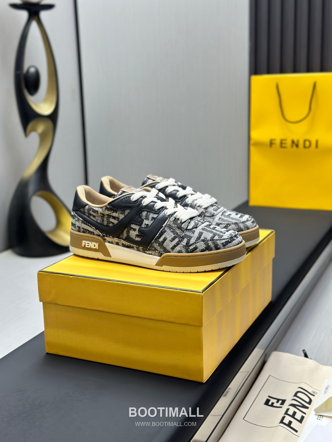 Fendi Match Suede Calfskin Leather Low Sneakers with FF Stitch Logo Embossed Sole Detail 펜디 매치 스웨이드 카프스킨 레더 로우 스니커즈 FF 스티치 로고 엠보싱 솔 디테일 3cm 2