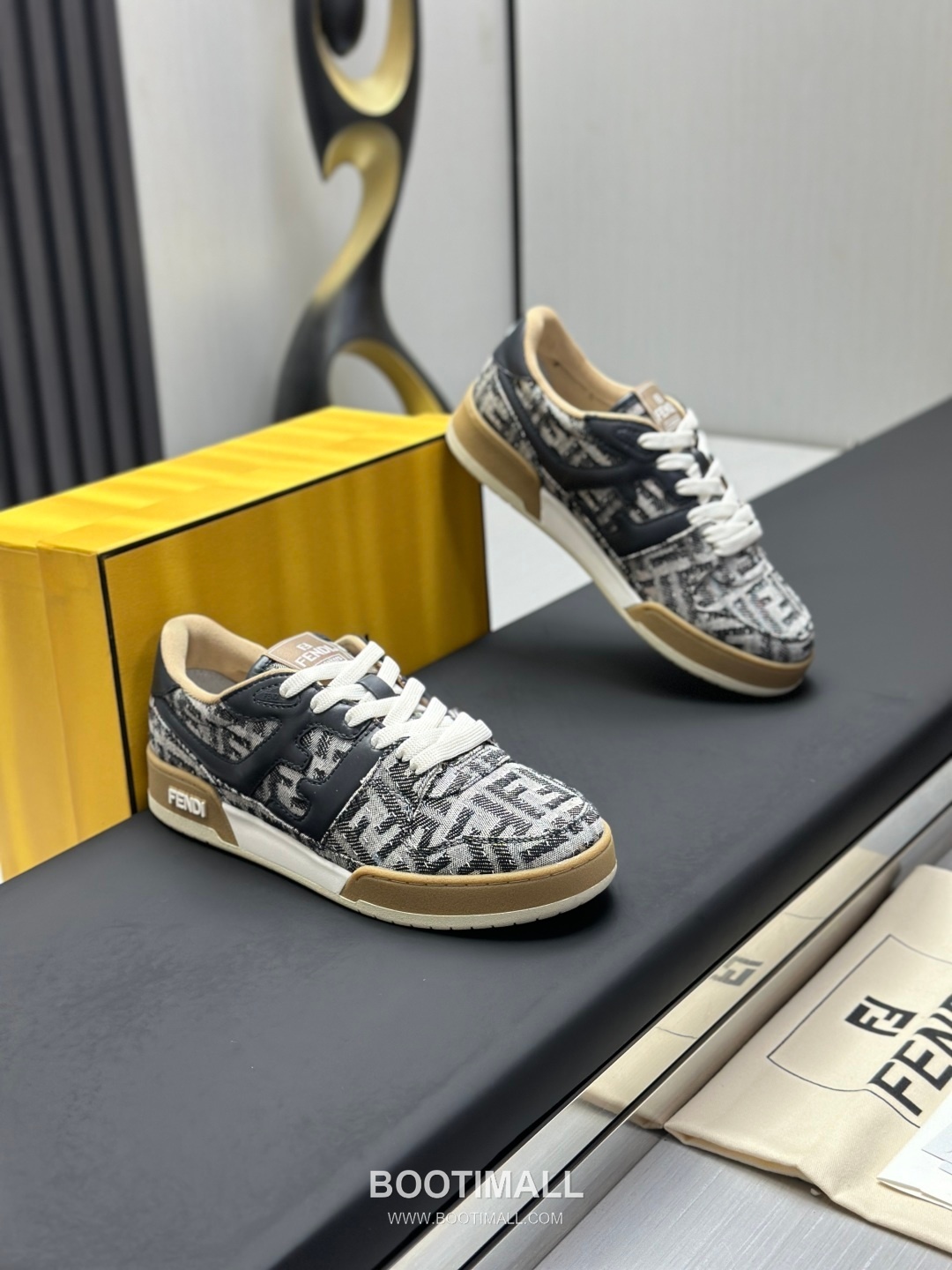 Fendi Match Suede Calfskin Leather Low Sneakers with FF Stitch Logo Embossed Sole Detail 펜디 매치 스웨이드 카프스킨 레더 로우 스니커즈 FF 스티치 로고 엠보싱 솔 디테일 3cm 3