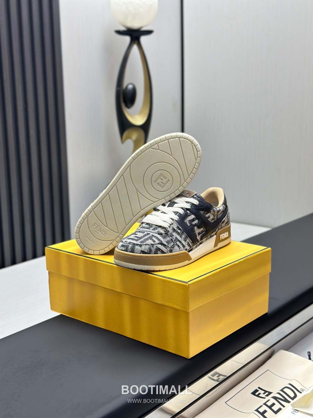 Fendi Match Suede Calfskin Leather Low Sneakers with FF Stitch Logo Embossed Sole Detail 펜디 매치 스웨이드 카프스킨 레더 로우 스니커즈 FF 스티치 로고 엠보싱 솔 디테일 3cm 6