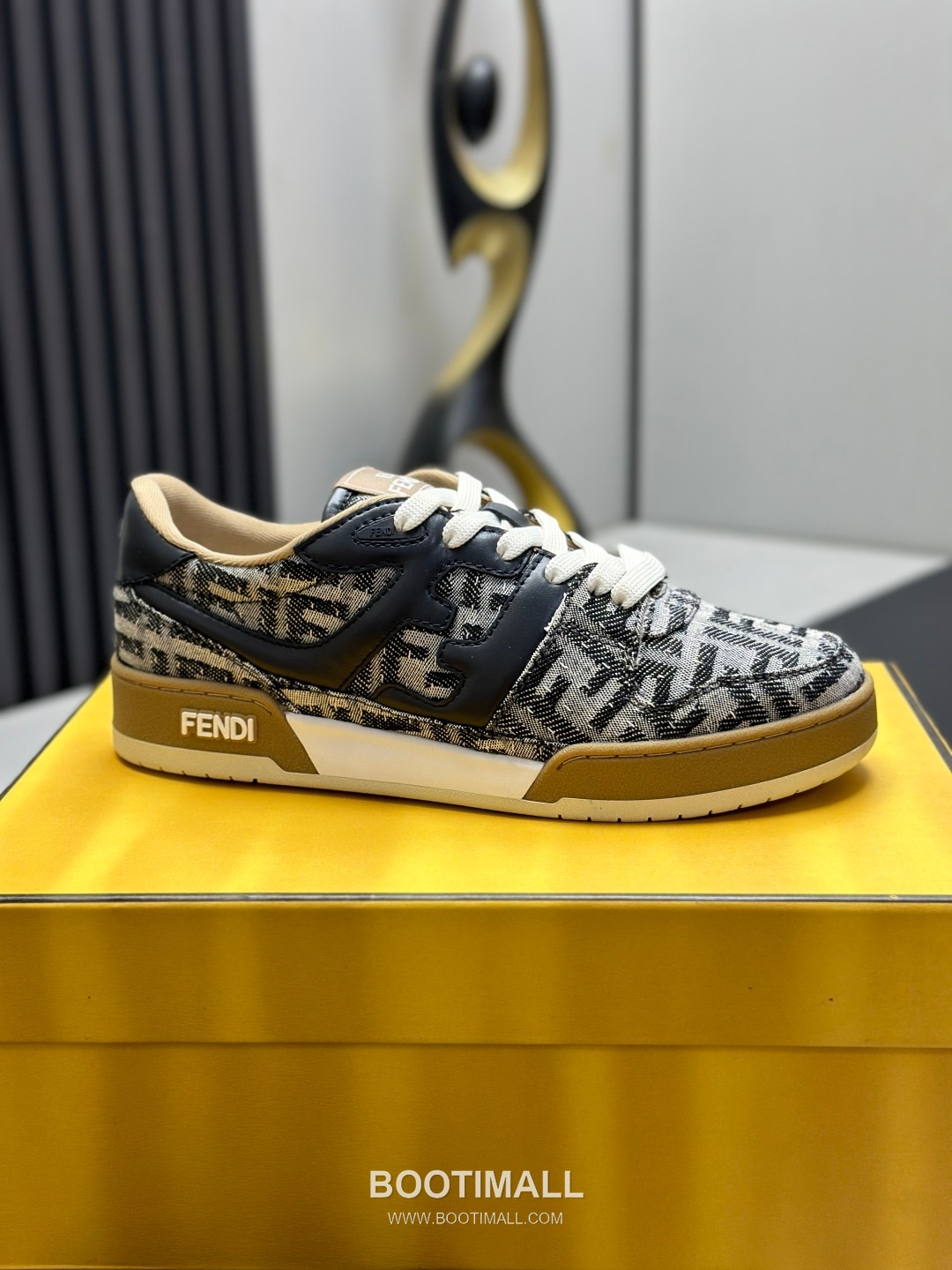 Fendi Match Suede Calfskin Leather Low Sneakers with FF Stitch Logo Embossed Sole Detail 펜디 매치 스웨이드 카프스킨 레더 로우 스니커즈 FF 스티치 로고 엠보싱 솔 디테일 3cm 9