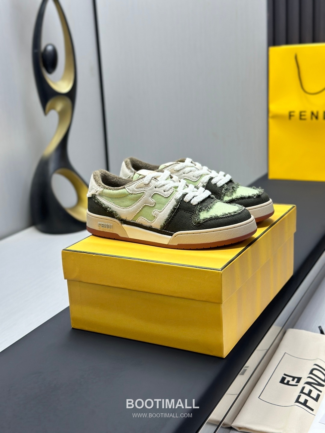 Fendi Match Suede Calfskin Leather Low Sneakers with FF Stitch Logo Rubber Sole Detail 펜디 매치 스웨이드 카프스킨 레더 로우 스니커즈 FF 스티치 로고 러버솔 디테일 3cm 2