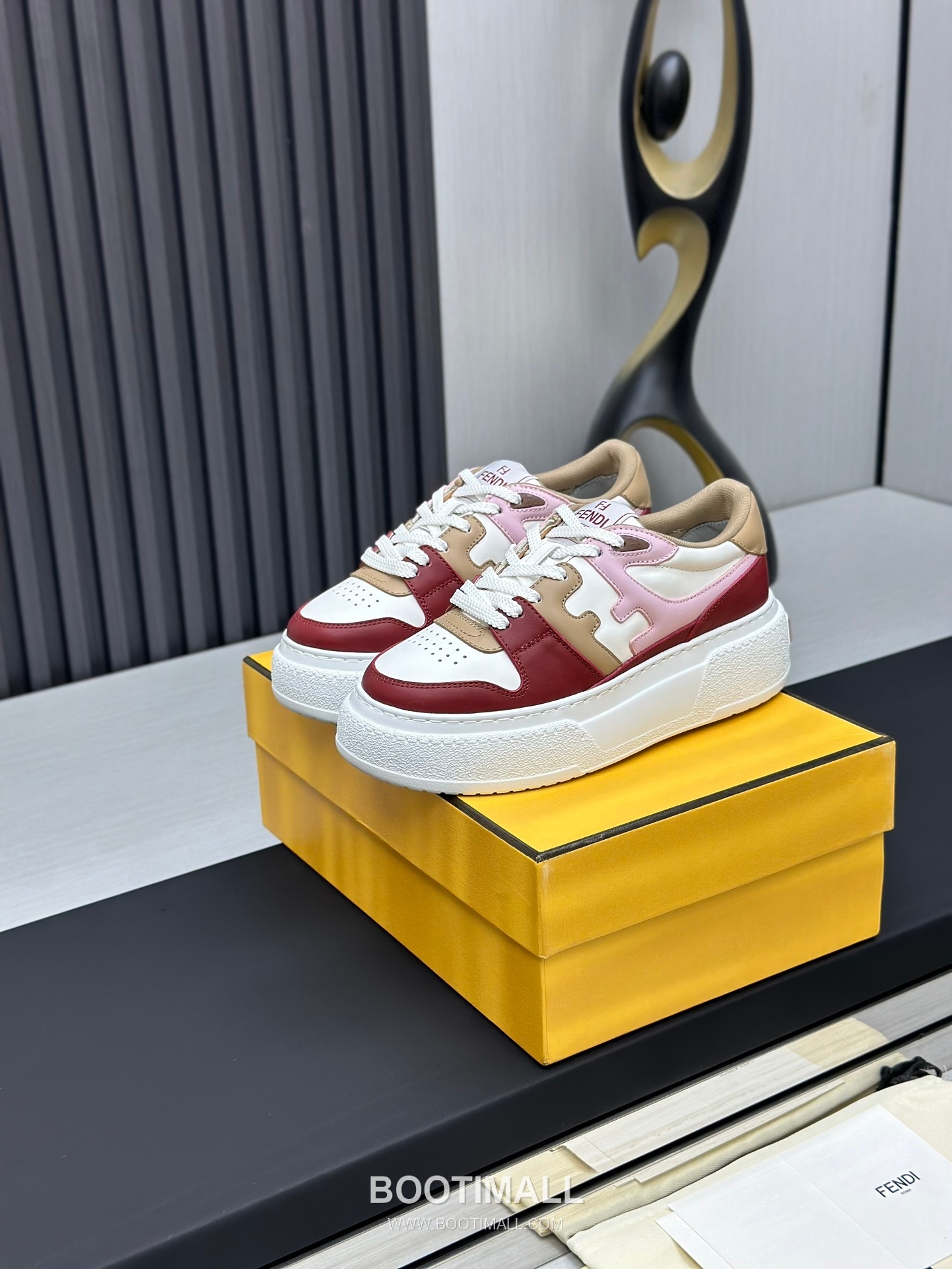 Fendi Match Suede Calfskin Platform Low Sneakers with FF Raised Logo Detail 펜디 매치 스웨이드 카프스킨 플랫폼 로우 스니커즈 FF 돌출 로고 디테일 5cm 1