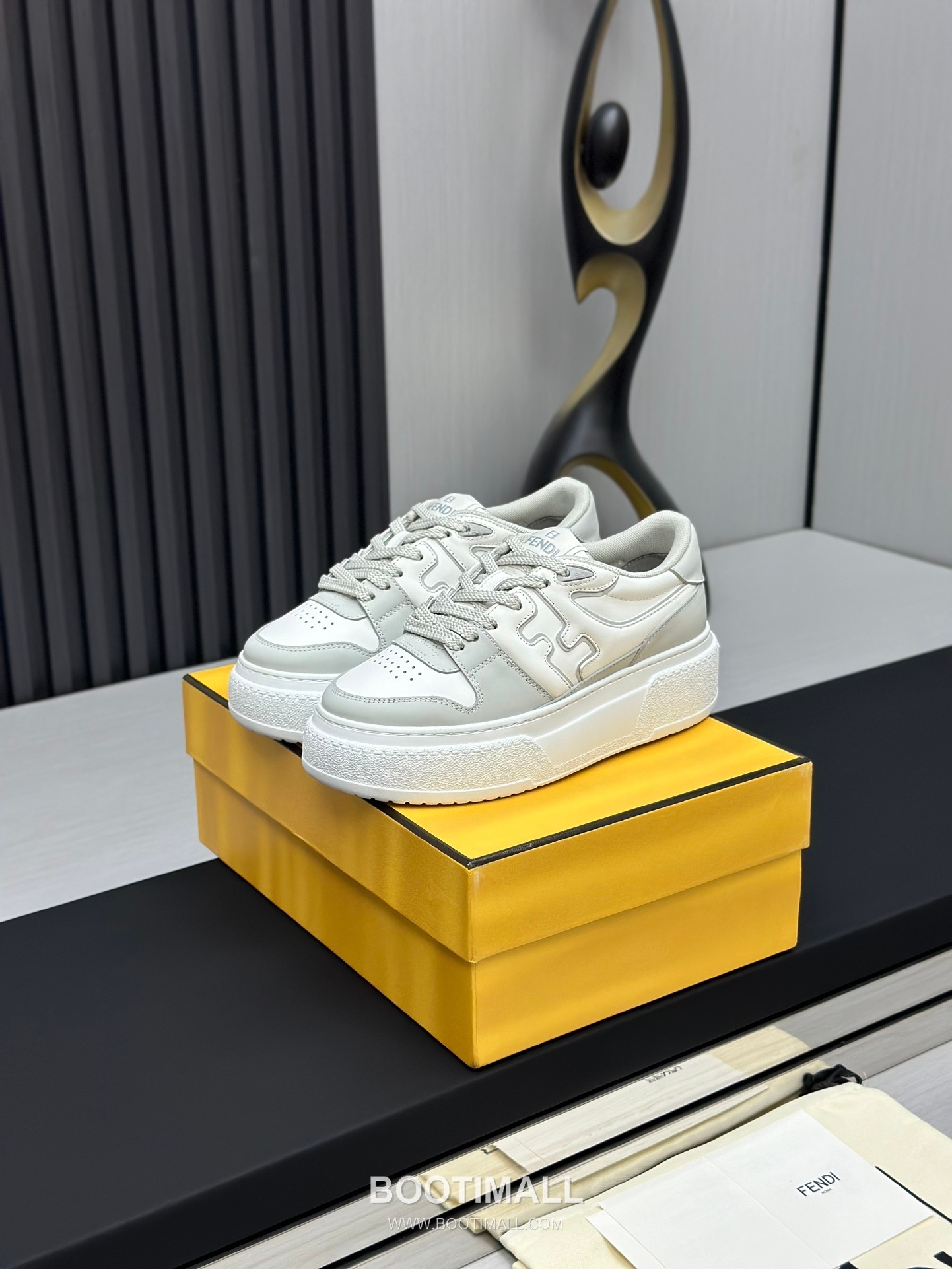 Fendi Match Suede Calfskin Platform Low Sneakers with FF Raised Logo Detail 펜디 매치 스웨이드 카프스킨 플랫폼 로우 스니커즈 FF 돌출 로고 디테일 5cm 1