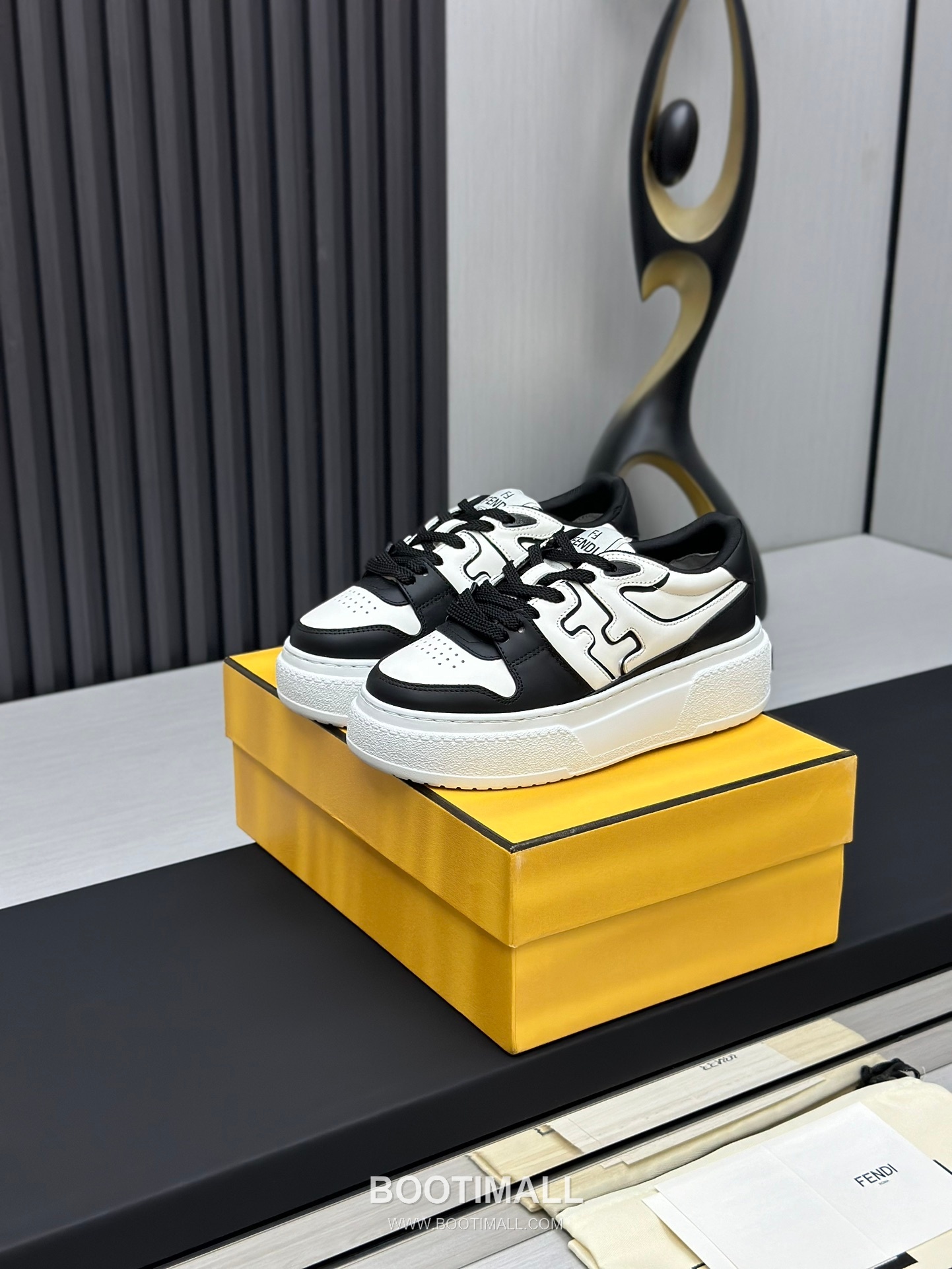Fendi Match Suede Calfskin Platform Low Sneakers with FF Raised Logo Detail 펜디 매치 스웨이드 카프스킨 플랫폼 로우 스니커즈 FF 돌출 로고 디테일 5cm 1