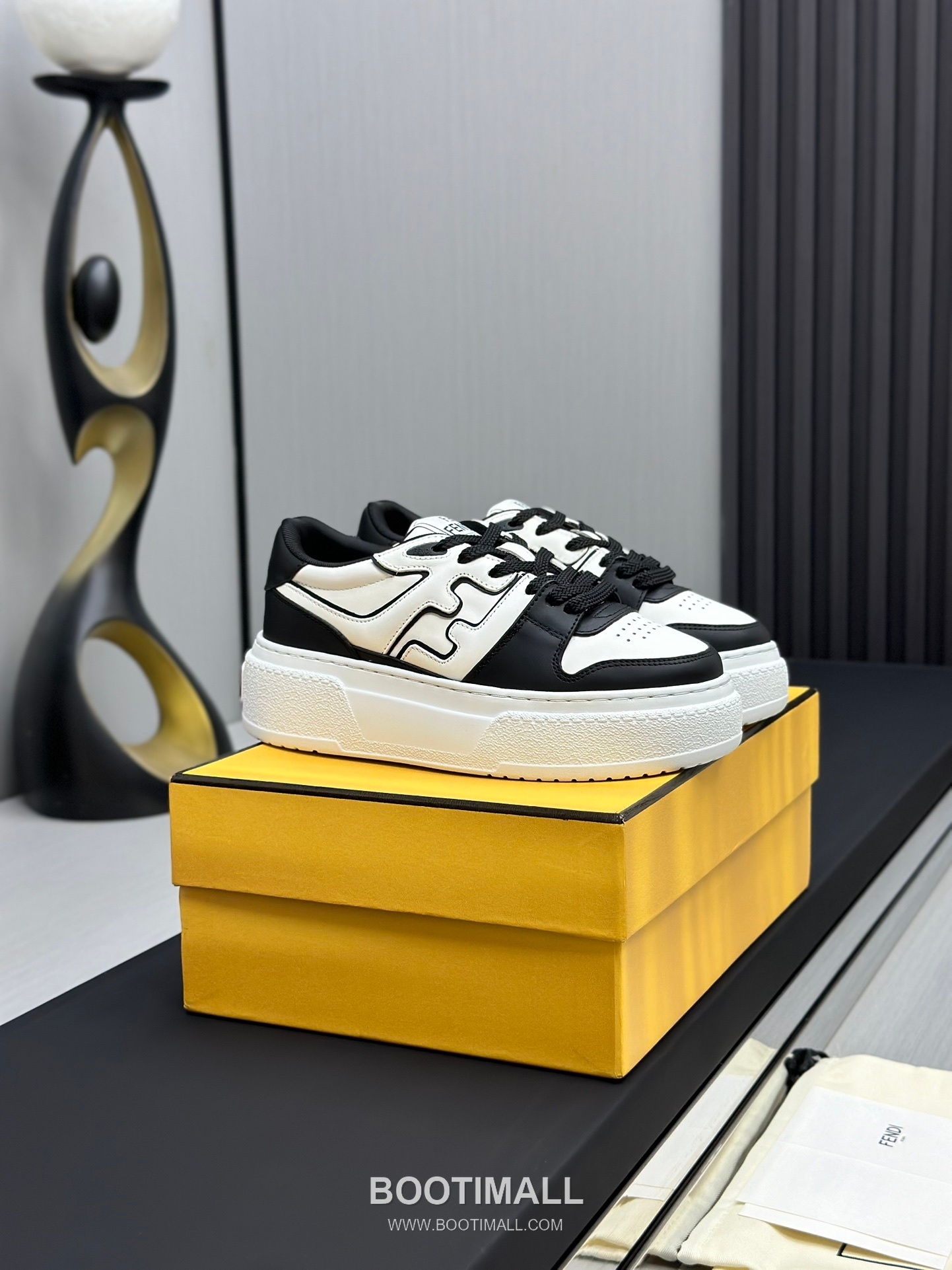 Fendi Match Suede Calfskin Platform Low Sneakers with FF Raised Logo Detail 펜디 매치 스웨이드 카프스킨 플랫폼 로우 스니커즈 FF 돌출 로고 디테일 5cm 2