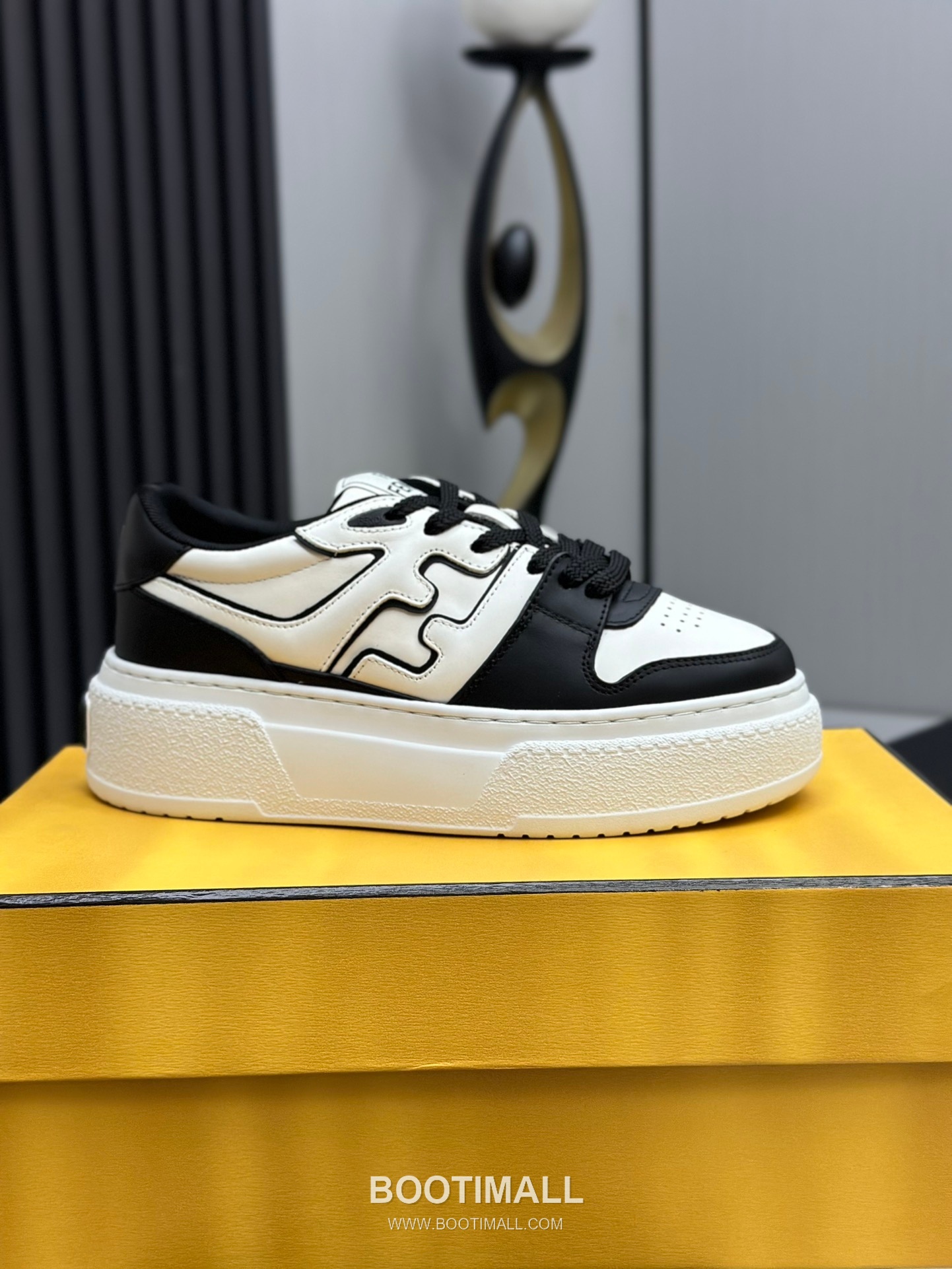 Fendi Match Suede Calfskin Platform Low Sneakers with FF Raised Logo Detail 펜디 매치 스웨이드 카프스킨 플랫폼 로우 스니커즈 FF 돌출 로고 디테일 5cm 9