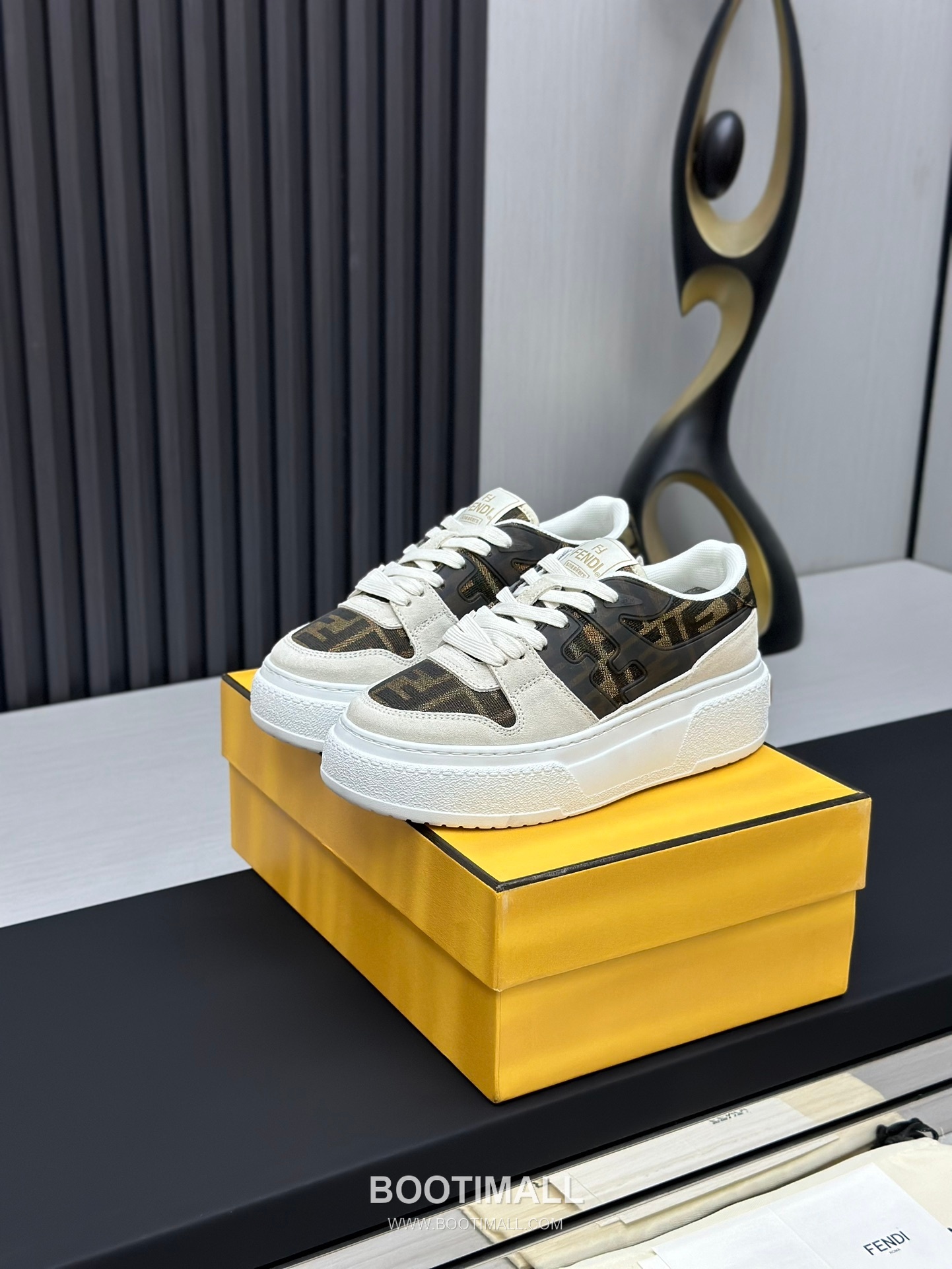 Fendi Match Suede Calfskin Platform Low Sneakers with FF Raised Logo Detail 펜디 매치 스웨이드 카프스킨 플랫폼 로우 스니커즈 FF 돌출 로고 디테일 5cm 1