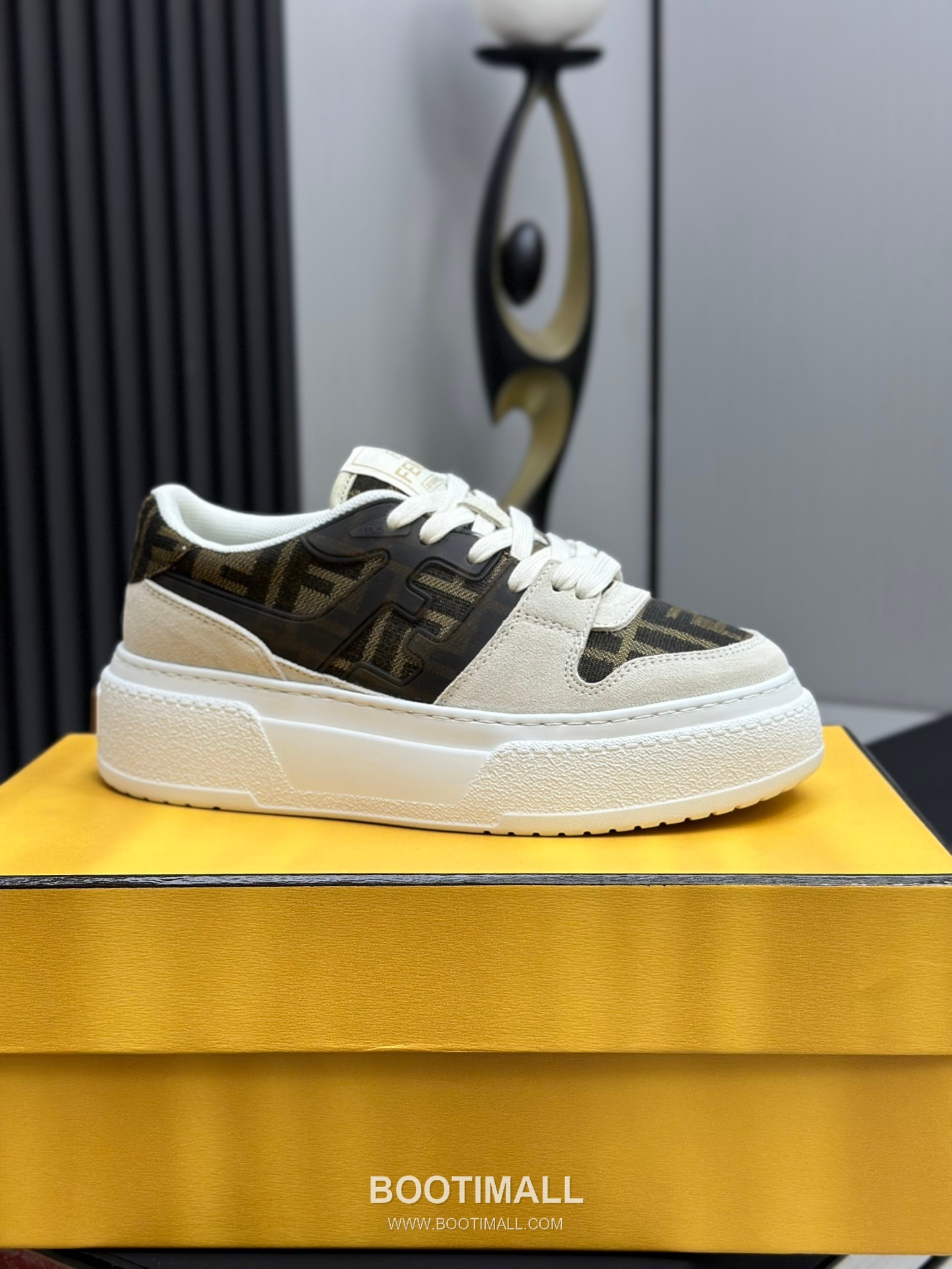 Fendi Match Suede Calfskin Platform Low Sneakers with FF Raised Logo Detail 펜디 매치 스웨이드 카프스킨 플랫폼 로우 스니커즈 FF 돌출 로고 디테일 5cm 9