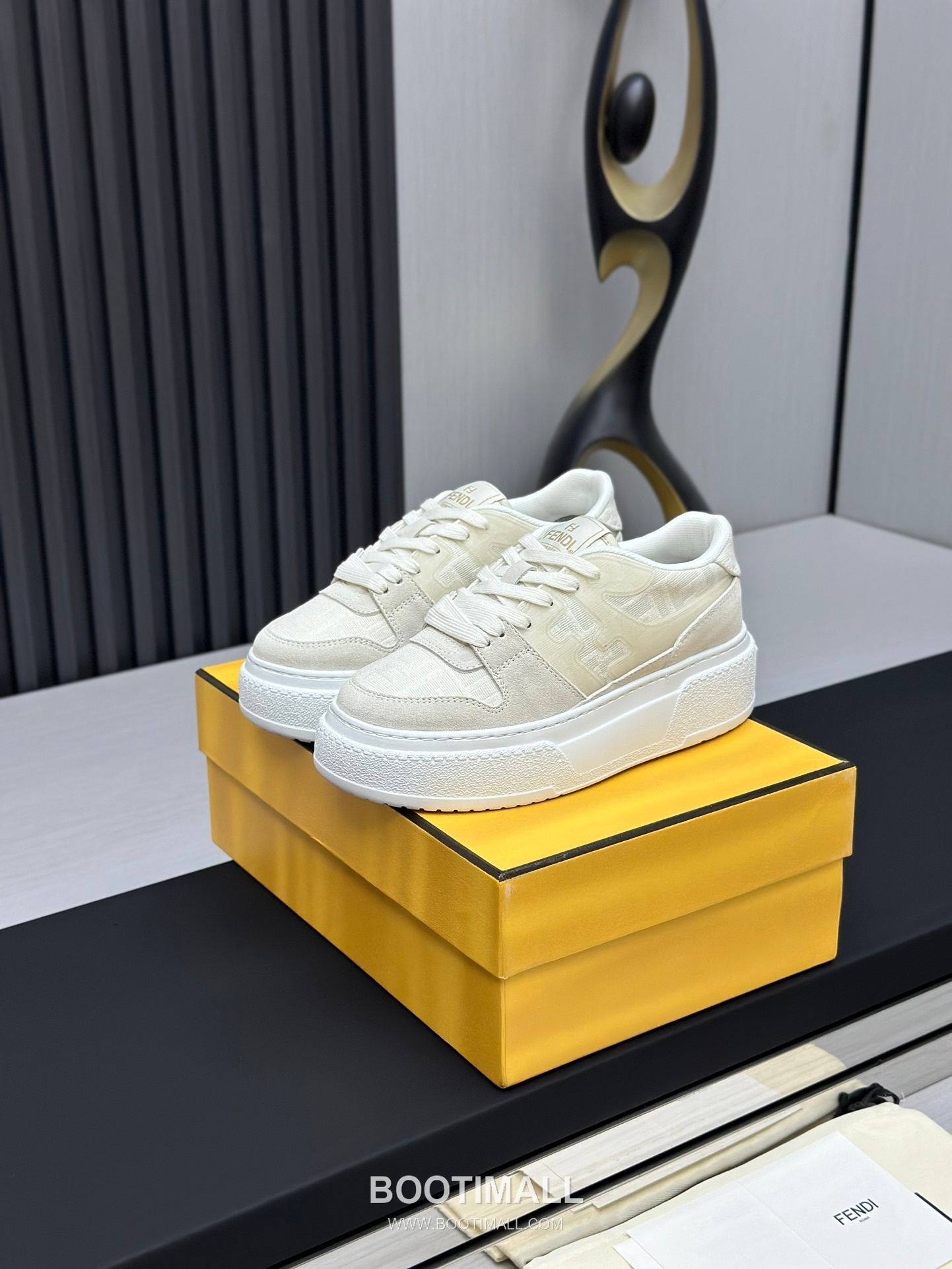 Fendi Match Suede Calfskin Platform Low Sneakers with FF Raised Logo Detail 펜디 매치 스웨이드 카프스킨 플랫폼 로우 스니커즈 FF 돌출 로고 디테일 5cm 1
