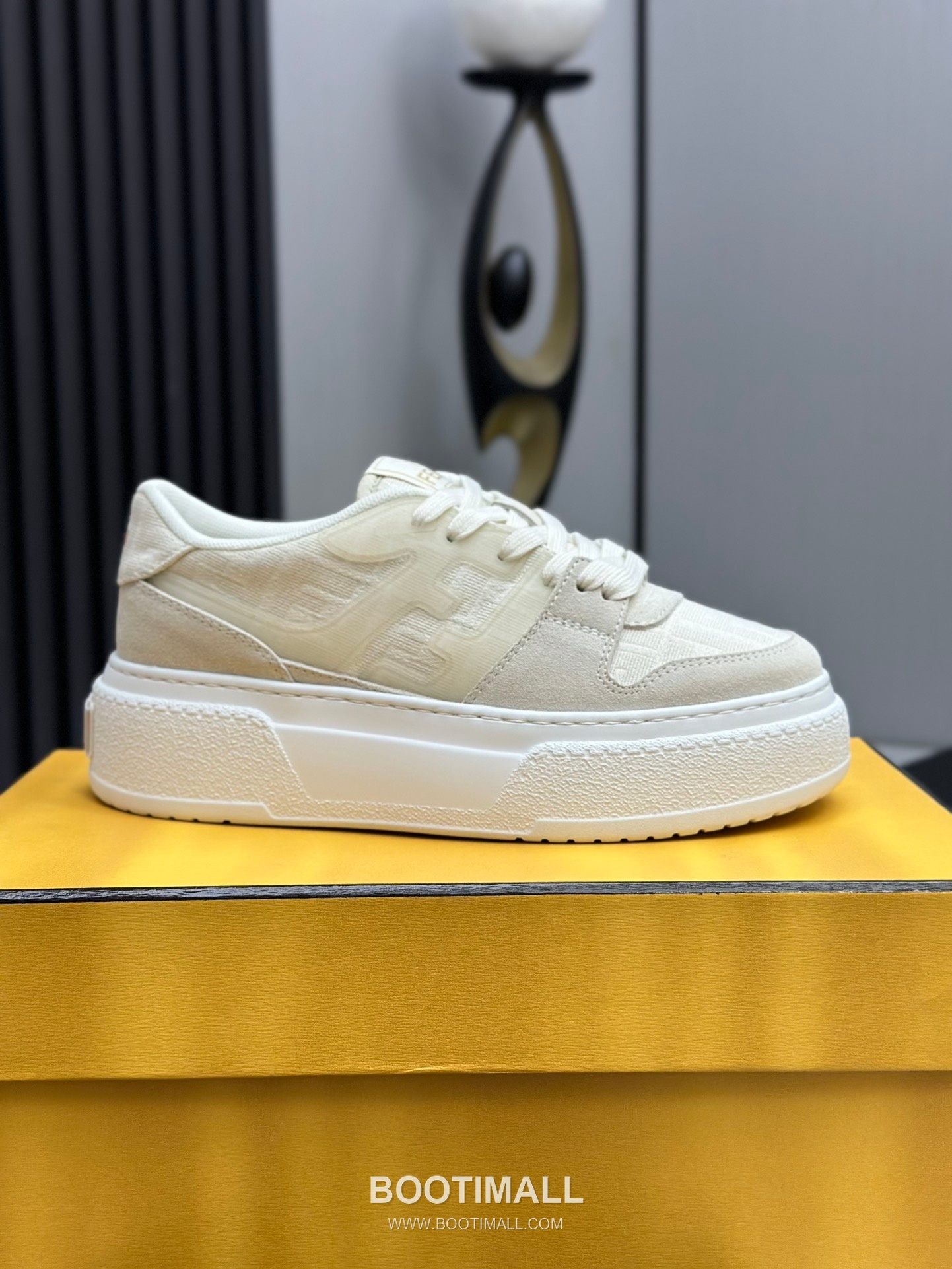 Fendi Match Suede Calfskin Platform Low Sneakers with FF Raised Logo Detail 펜디 매치 스웨이드 카프스킨 플랫폼 로우 스니커즈 FF 돌출 로고 디테일 5cm 9