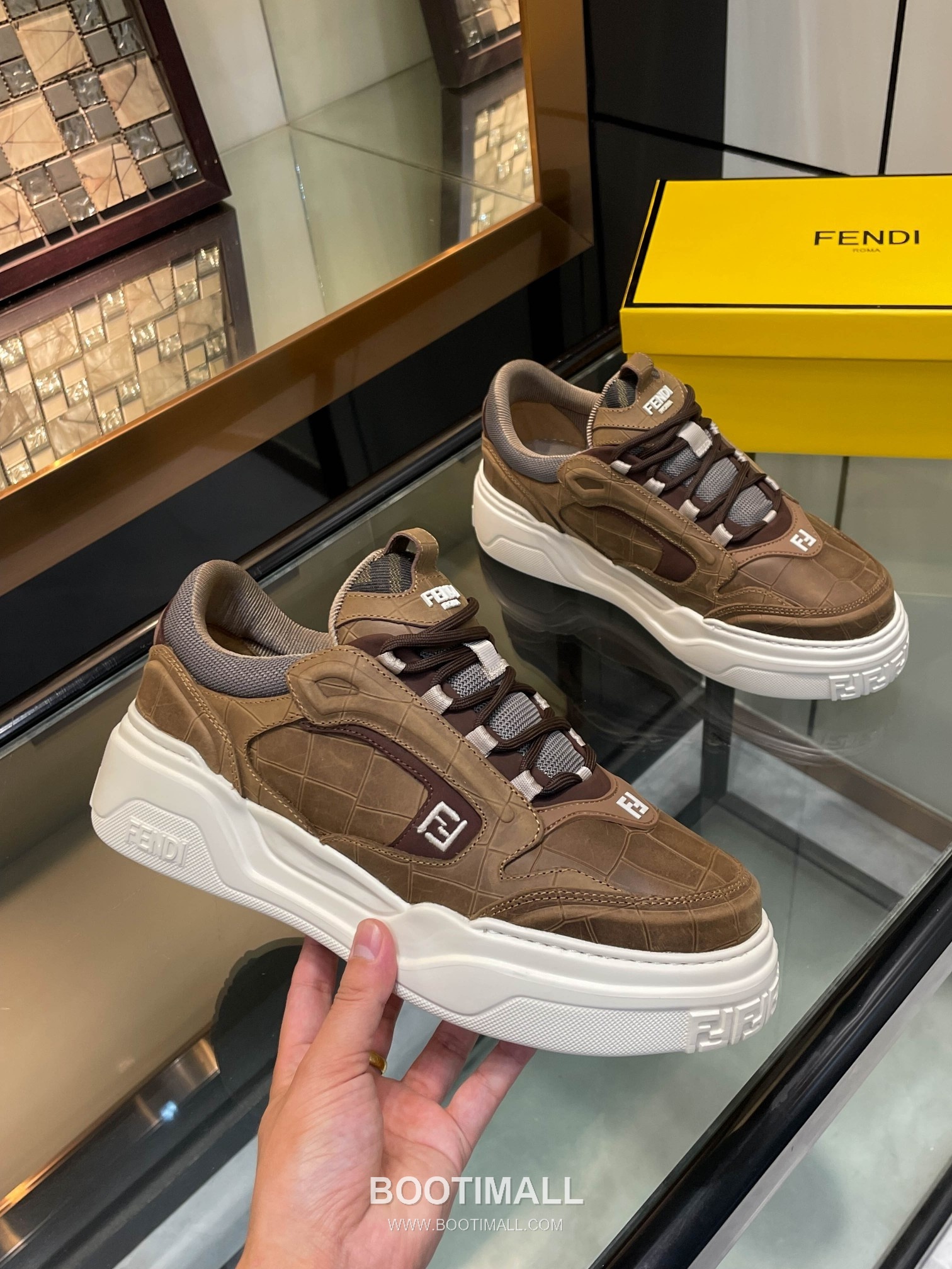 Fendi Force Full Grain Leather Platform Low Sneakers with FF Jacquard Logo Detail 펜디 포스 풀그레인 레더 플랫폼 로우 스니커즈 FF 자카드 로고 디테일 5cm 2