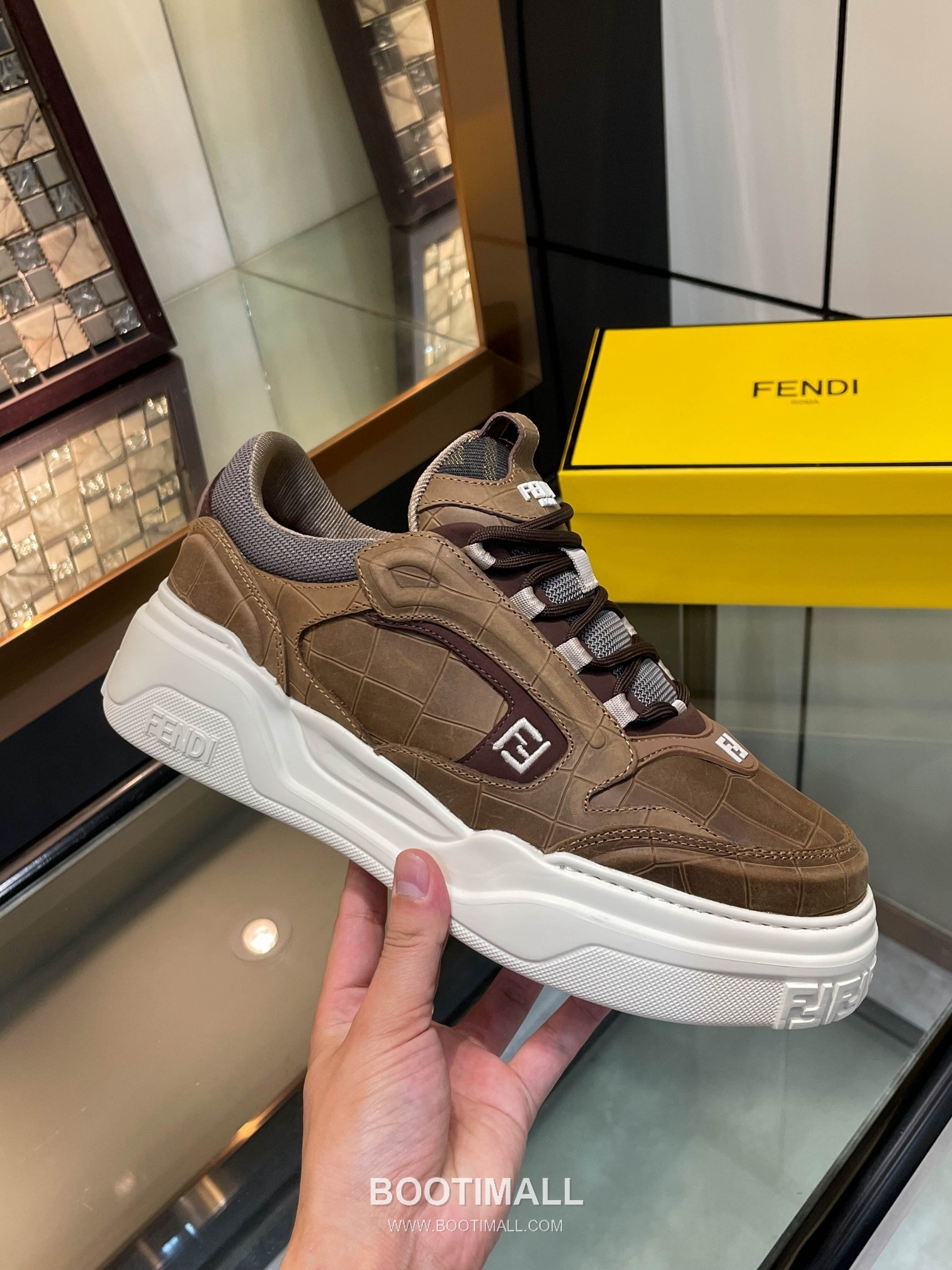 Fendi Force Full Grain Leather Platform Low Sneakers with FF Jacquard Logo Detail 펜디 포스 풀그레인 레더 플랫폼 로우 스니커즈 FF 자카드 로고 디테일 5cm 5