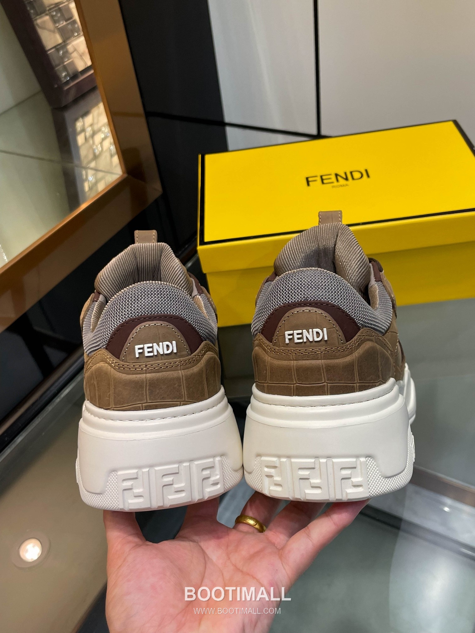 Fendi Force Full Grain Leather Platform Low Sneakers with FF Jacquard Logo Detail 펜디 포스 풀그레인 레더 플랫폼 로우 스니커즈 FF 자카드 로고 디테일 5cm 6