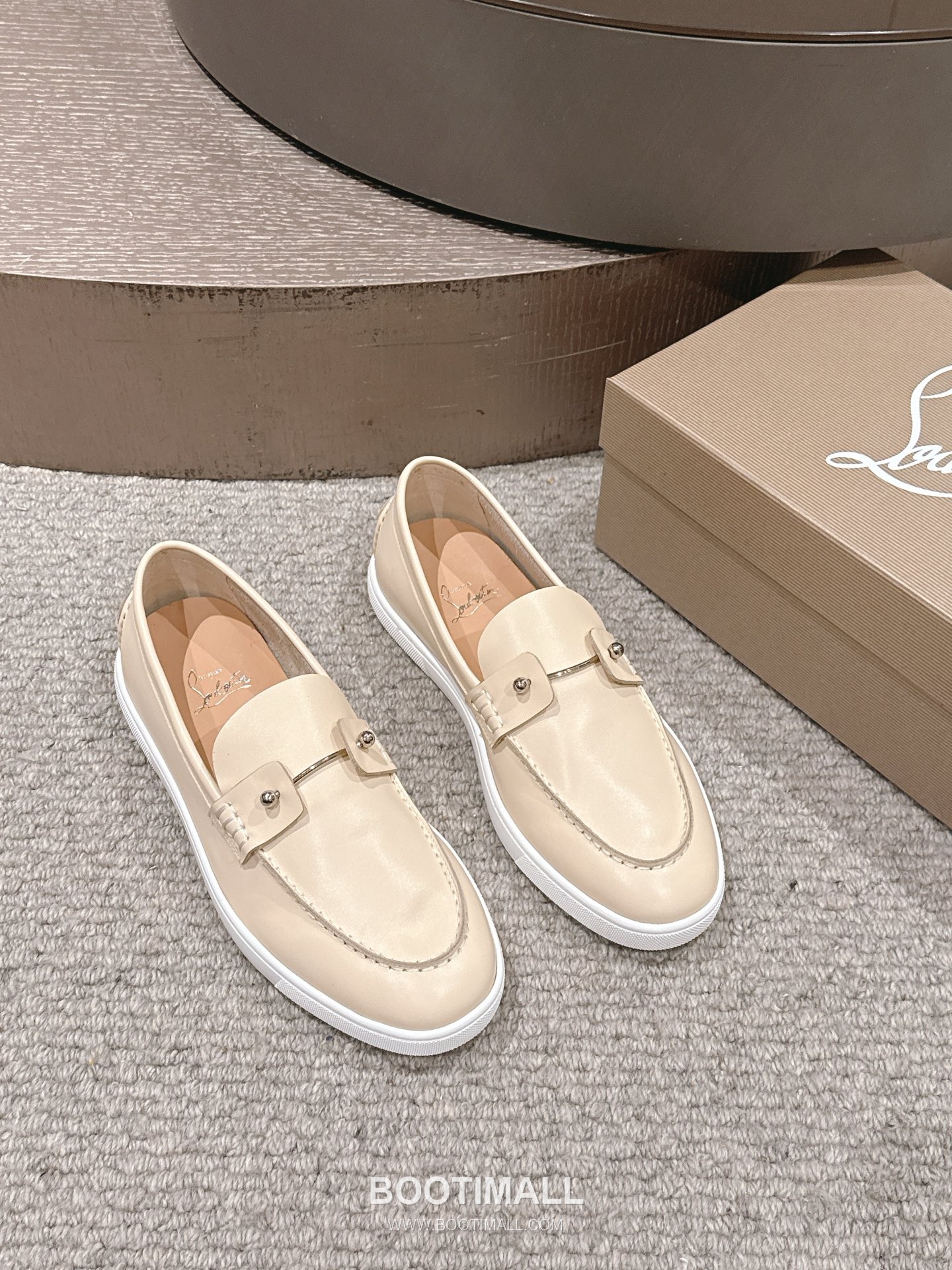 Christian Louboutin Chambeliboat Calfskin Leather Loafer with Metal Buckle Strap Rubber Sole Detail 크리스찬루부탱 샴벨리보트 카프스킨 레더 로퍼 메탈 버클 스트랩 러버솔 디테일 3cm 3