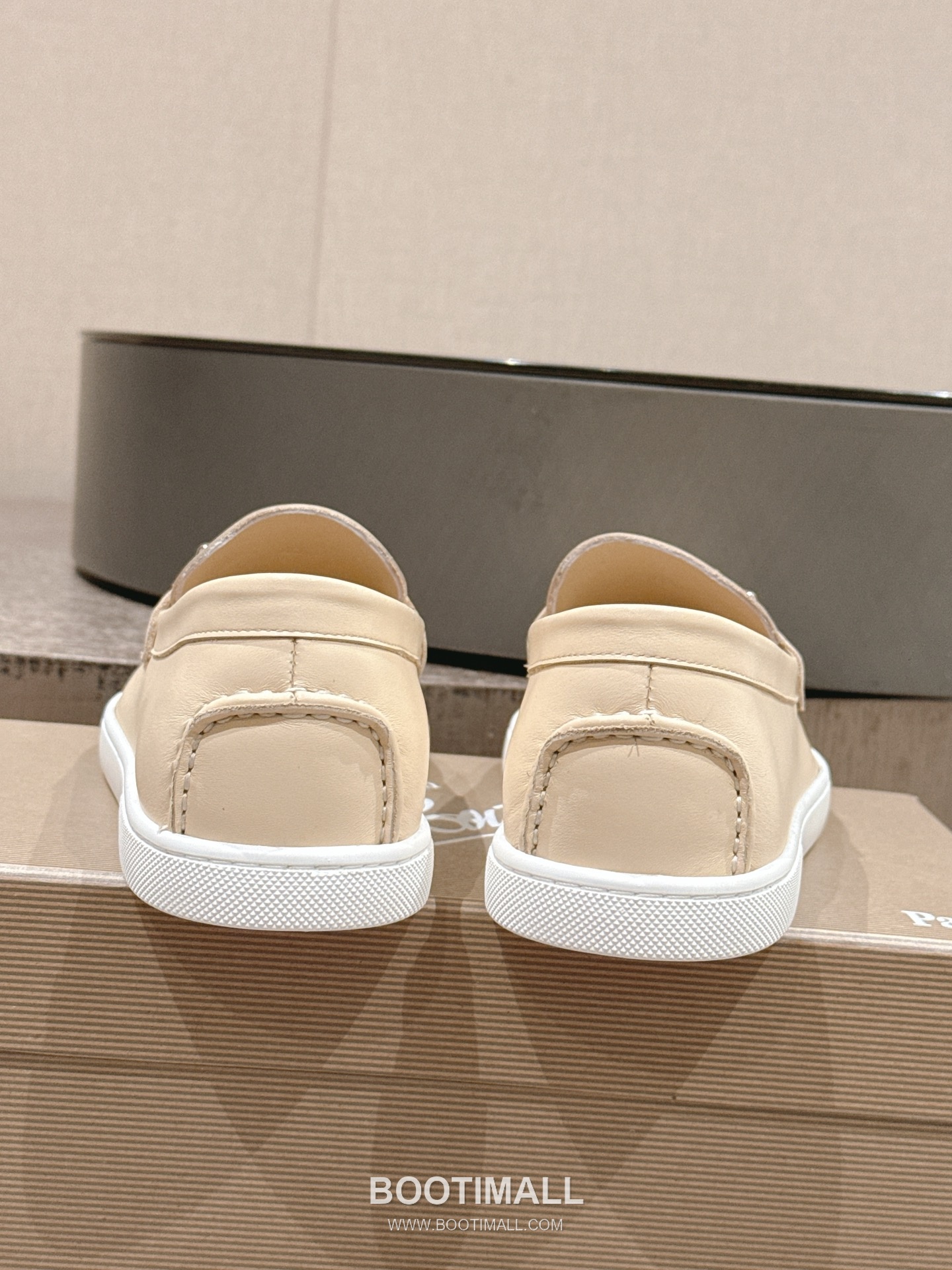 Christian Louboutin Chambeliboat Calfskin Leather Loafer with Metal Buckle Strap Rubber Sole Detail 크리스찬루부탱 샴벨리보트 카프스킨 레더 로퍼 메탈 버클 스트랩 러버솔 디테일 3cm 4