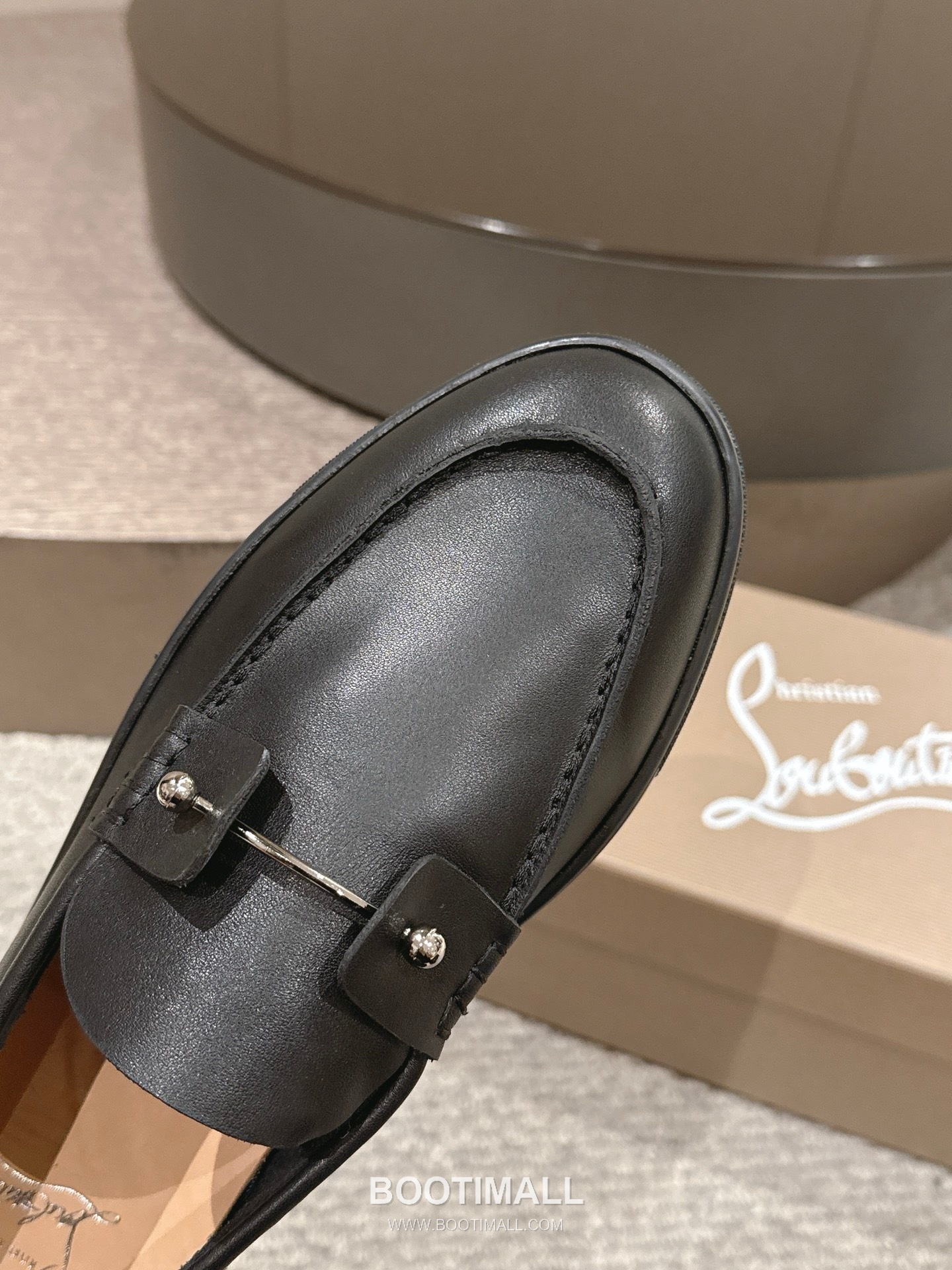 Christian Louboutin Chambeliboat Calfskin Leather Loafer with Metal Buckle Strap Rubber Sole Detail 크리스찬루부탱 샴벨리보트 카프스킨 레더 로퍼 메탈 버클 스트랩 러버솔 디테일 3cm 7