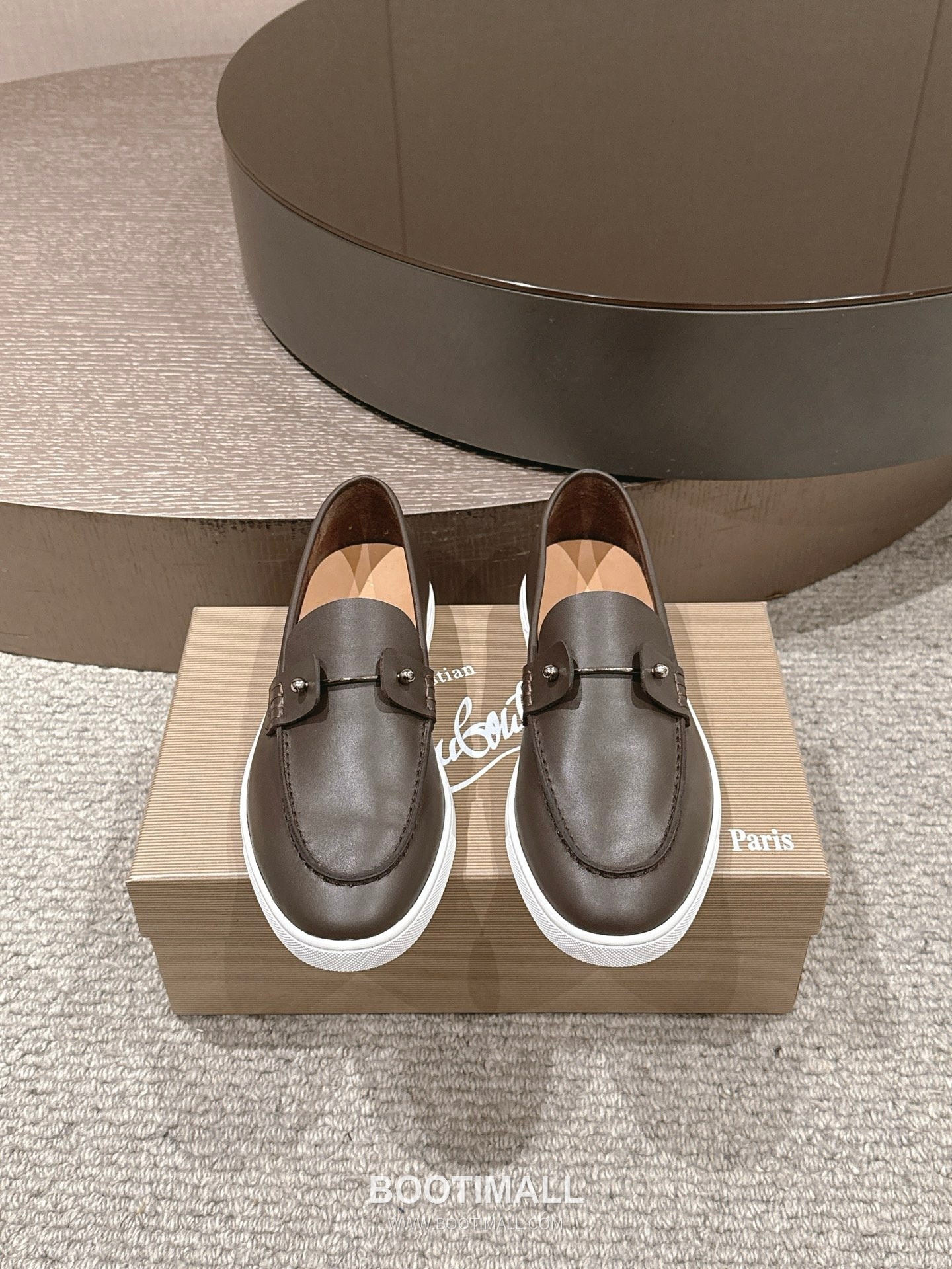 Christian Louboutin Chambeliboat Calfskin Leather Loafer with Metal Buckle Strap Rubber Sole Detail 크리스찬루부탱 샴벨리보트 카프스킨 레더 로퍼 메탈 버클 스트랩 러버솔 디테일 3cm 1