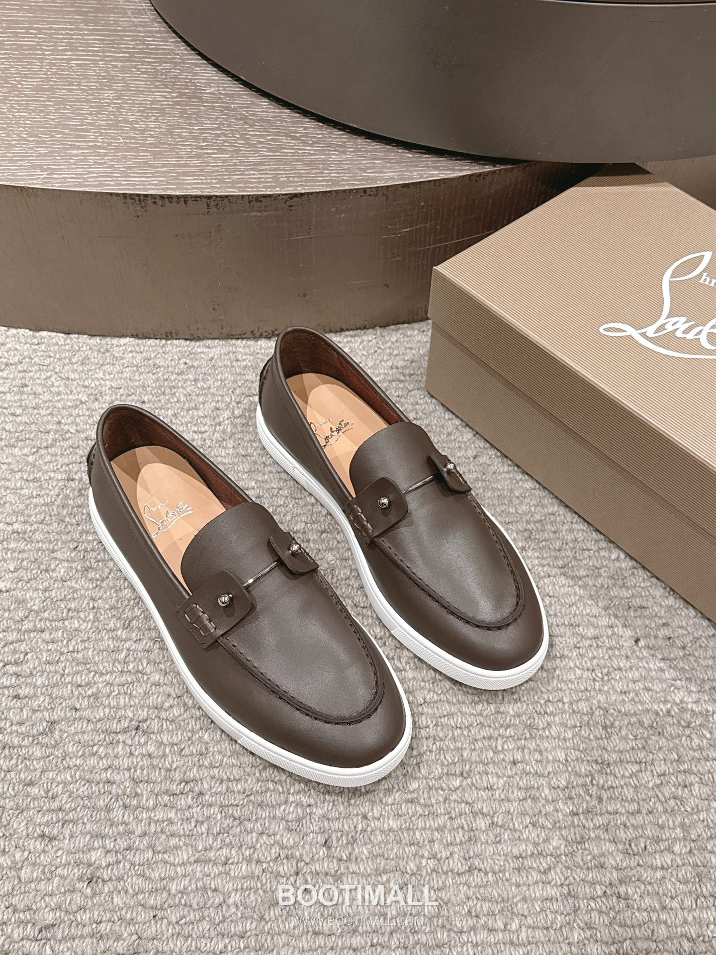Christian Louboutin Chambeliboat Calfskin Leather Loafer with Metal Buckle Strap Rubber Sole Detail 크리스찬루부탱 샴벨리보트 카프스킨 레더 로퍼 메탈 버클 스트랩 러버솔 디테일 3cm 3