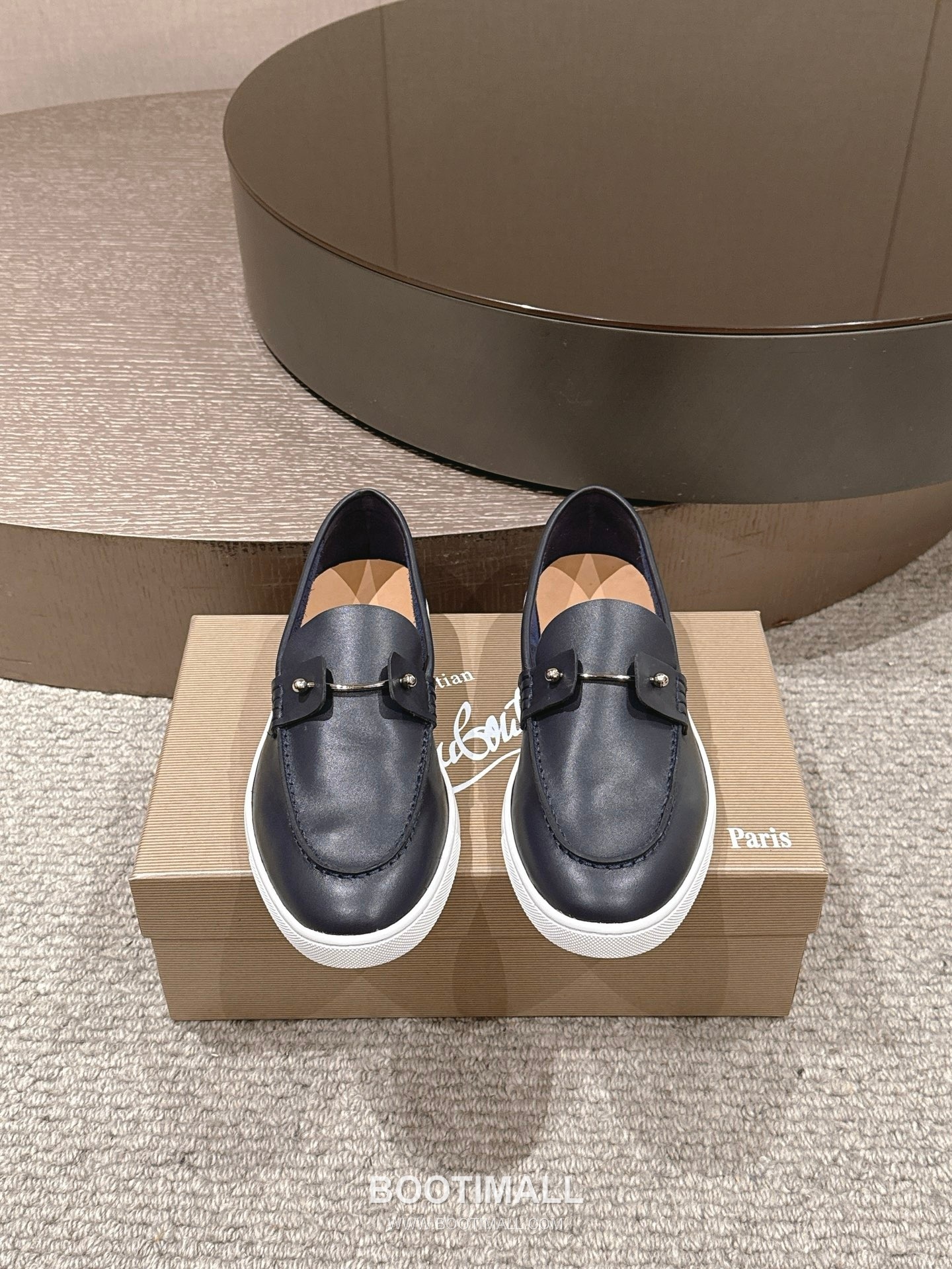 Christian Louboutin Chambeliboat Calfskin Leather Loafer with Metal Buckle Strap Rubber Sole Detail 크리스찬루부탱 샴벨리보트 카프스킨 레더 로퍼 메탈 버클 스트랩 러버솔 디테일 3cm 1