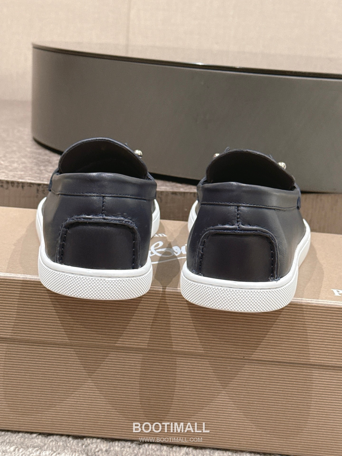 Christian Louboutin Chambeliboat Calfskin Leather Loafer with Metal Buckle Strap Rubber Sole Detail 크리스찬루부탱 샴벨리보트 카프스킨 레더 로퍼 메탈 버클 스트랩 러버솔 디테일 3cm 4