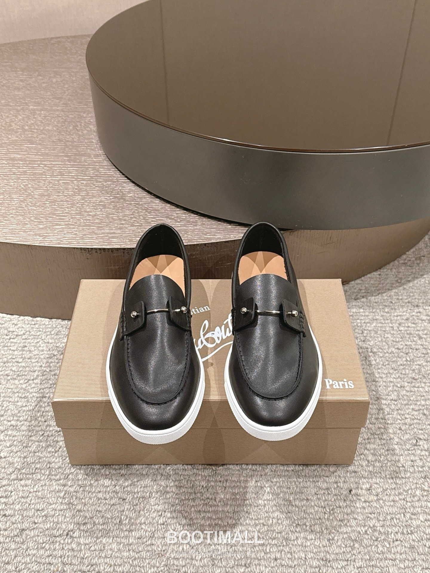 Christian Louboutin Chambeliboat Calfskin Leather Loafer with Metal Buckle Strap Rubber Sole Detail 크리스찬루부탱 샴벨리보트 카프스킨 레더 로퍼 메탈 버클 스트랩 러버솔 디테일 3cm 1